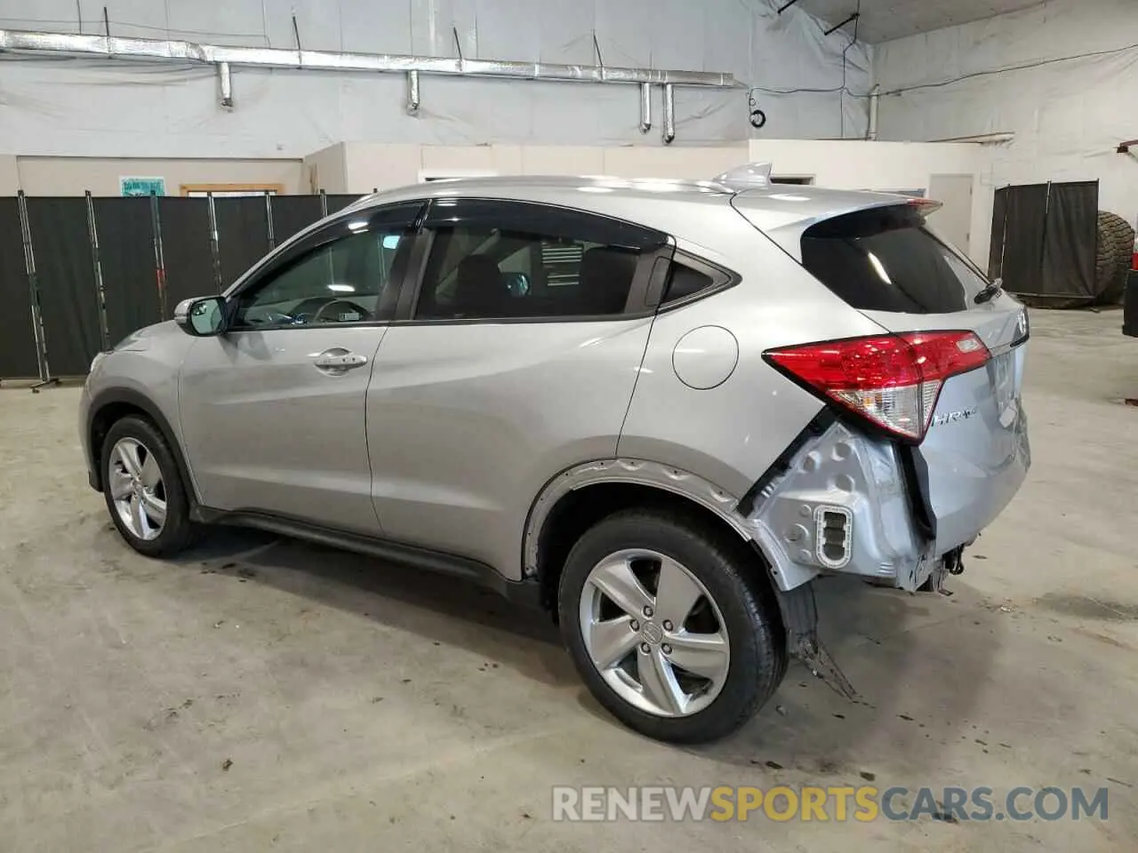 2 Photograph of a damaged car 3CZRU6H56LM722115 HONDA HR-V 2020