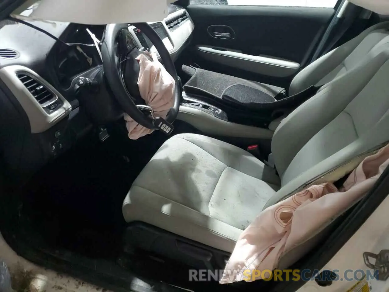 7 Photograph of a damaged car 3CZRU6H56LM731865 HONDA HR-V 2020