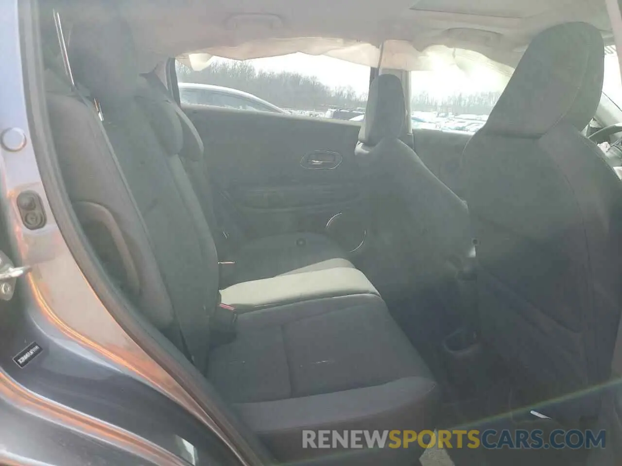 10 Photograph of a damaged car 3CZRU6H57LM711141 HONDA HR-V 2020