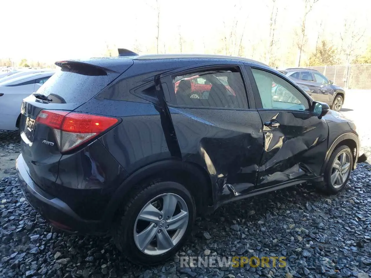 3 Photograph of a damaged car 3CZRU6H57LM713844 HONDA HR-V 2020