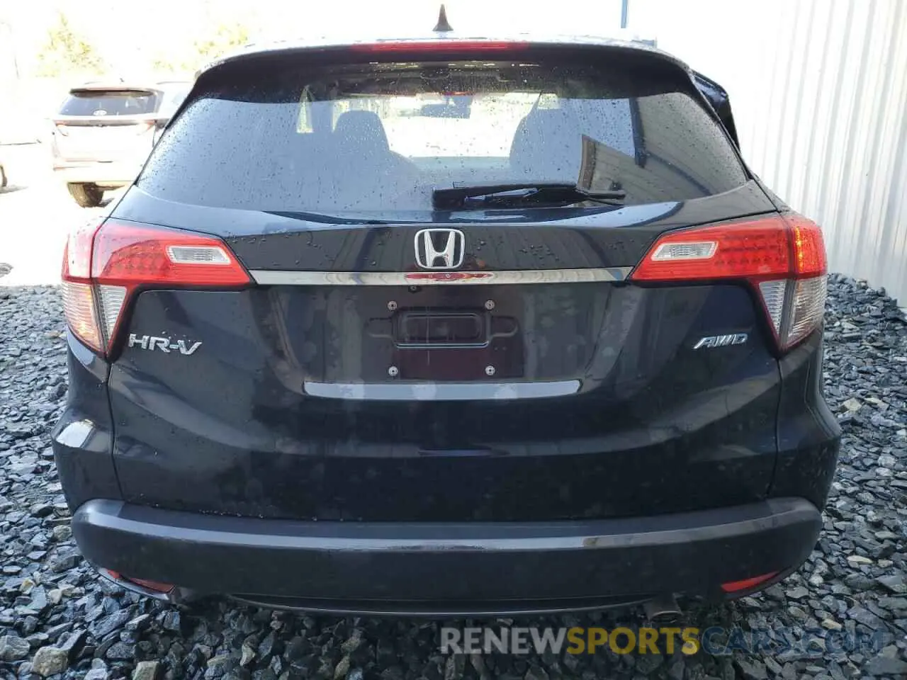 6 Photograph of a damaged car 3CZRU6H57LM713844 HONDA HR-V 2020