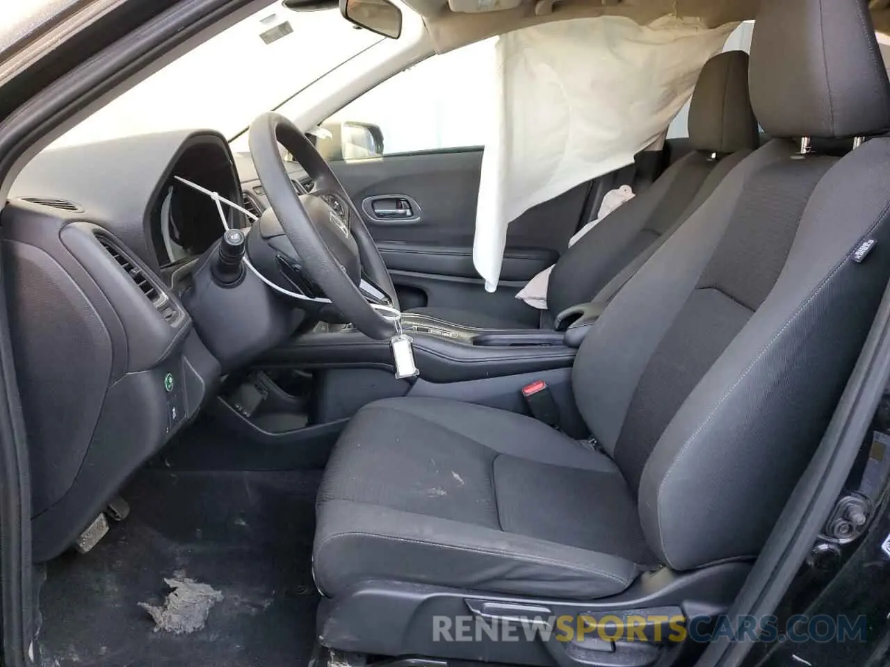 7 Photograph of a damaged car 3CZRU6H57LM713844 HONDA HR-V 2020