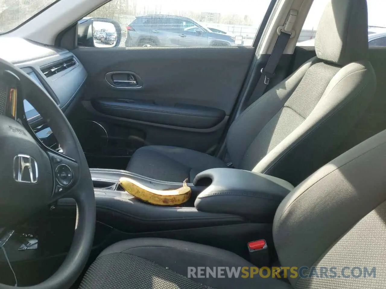 7 Photograph of a damaged car 3CZRU6H58LM707244 HONDA HR-V 2020