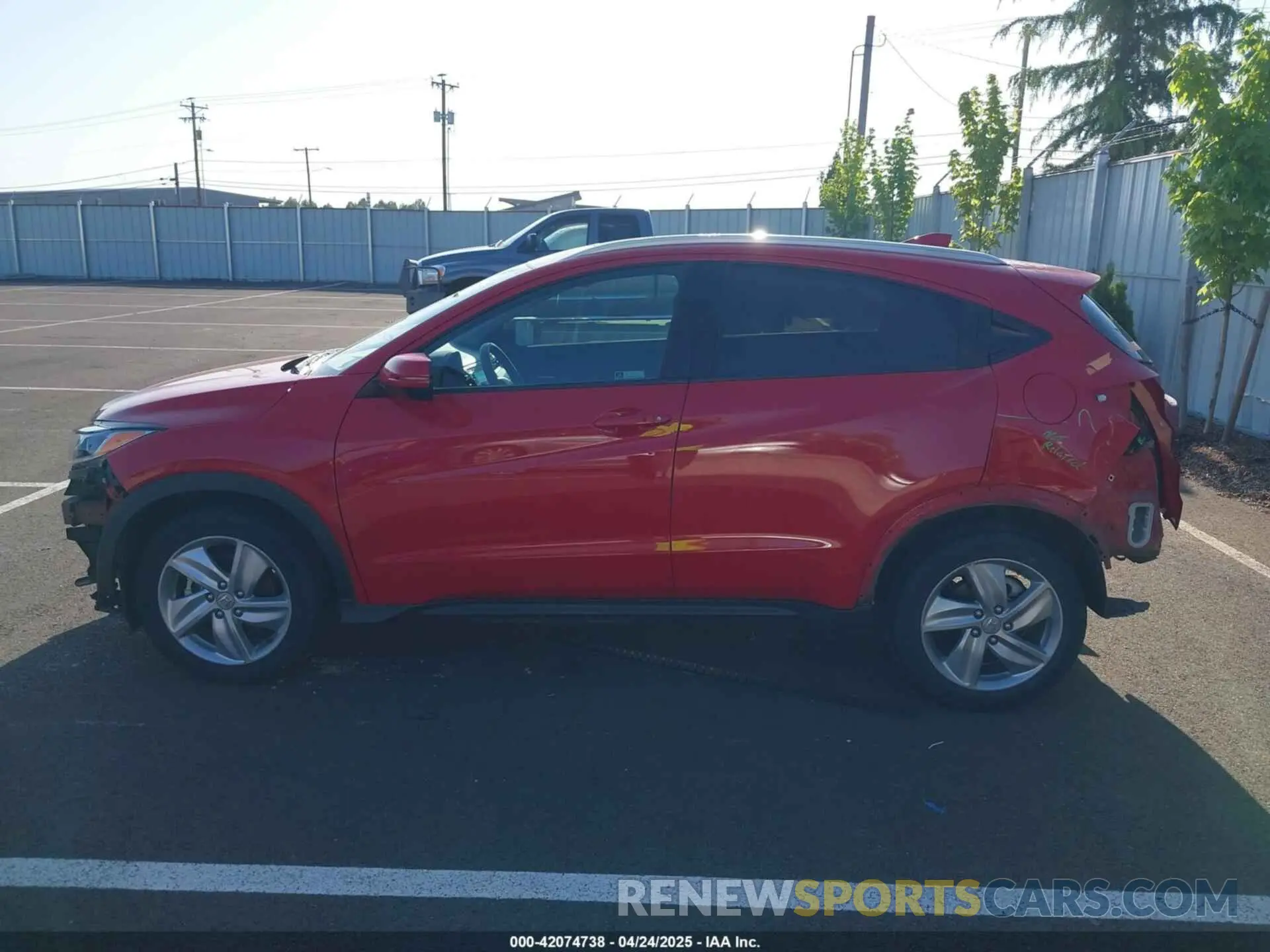 15 Photograph of a damaged car 3CZRU6H58LM714601 HONDA HR-V 2020