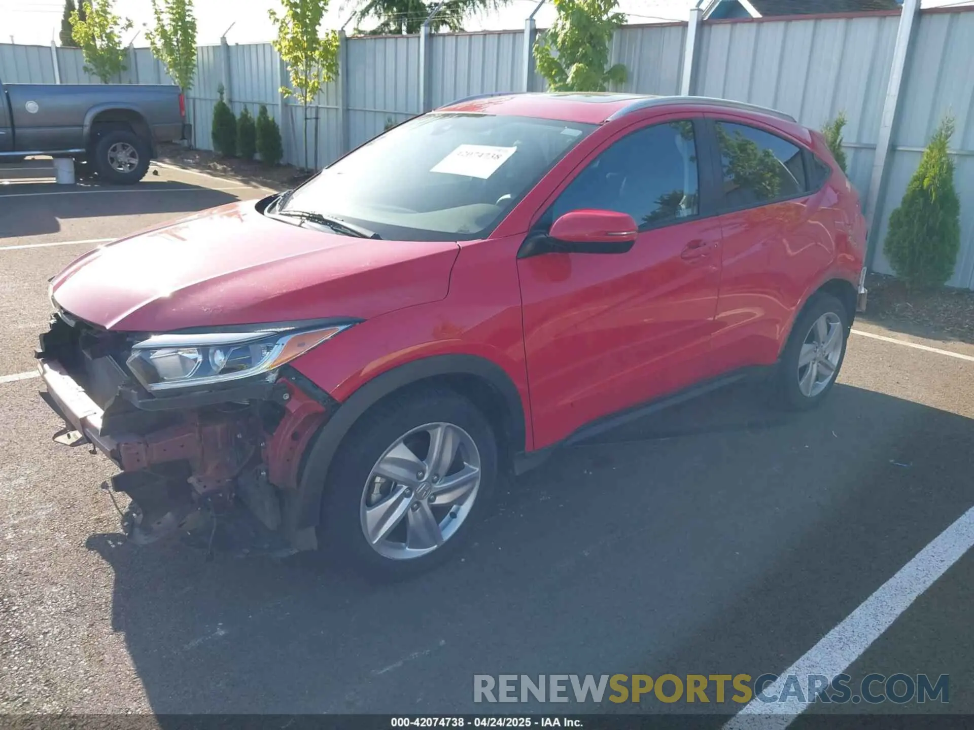 2 Photograph of a damaged car 3CZRU6H58LM714601 HONDA HR-V 2020
