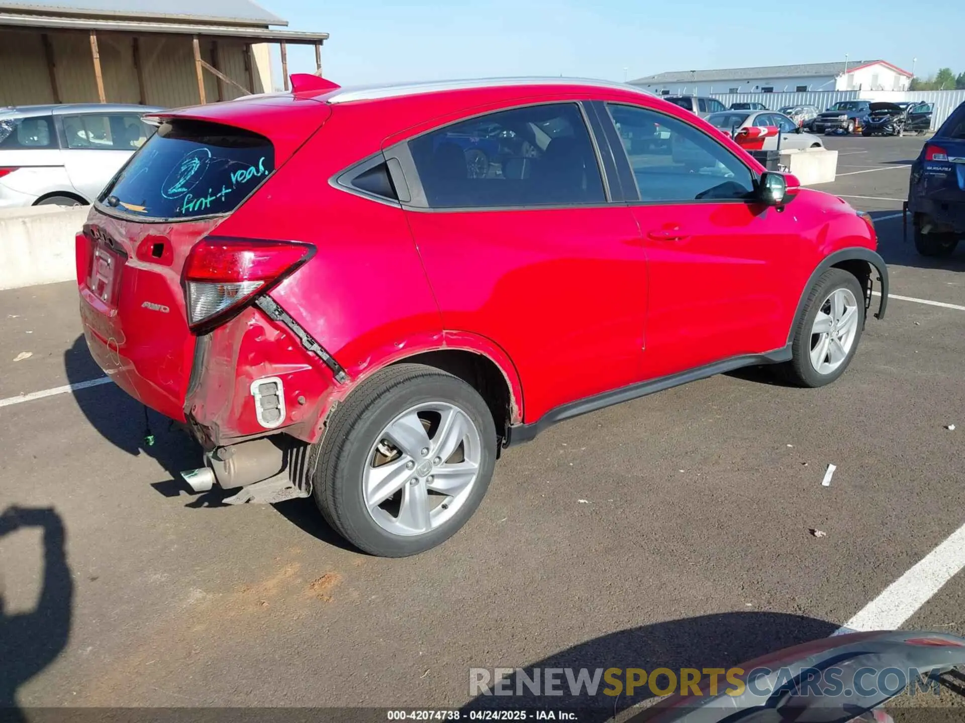 4 Photograph of a damaged car 3CZRU6H58LM714601 HONDA HR-V 2020