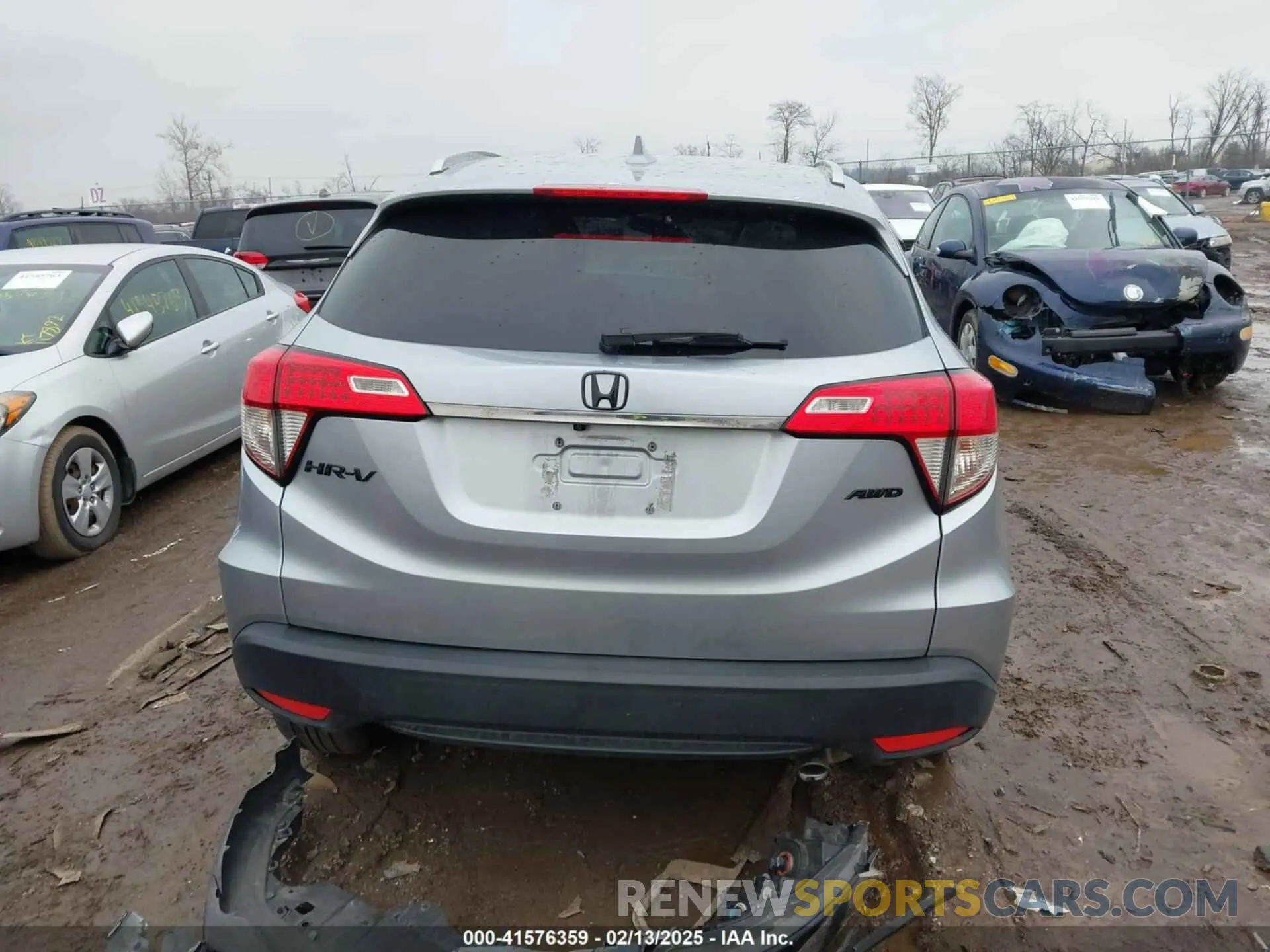 16 Photograph of a damaged car 3CZRU6H59LM702621 HONDA HR-V 2020