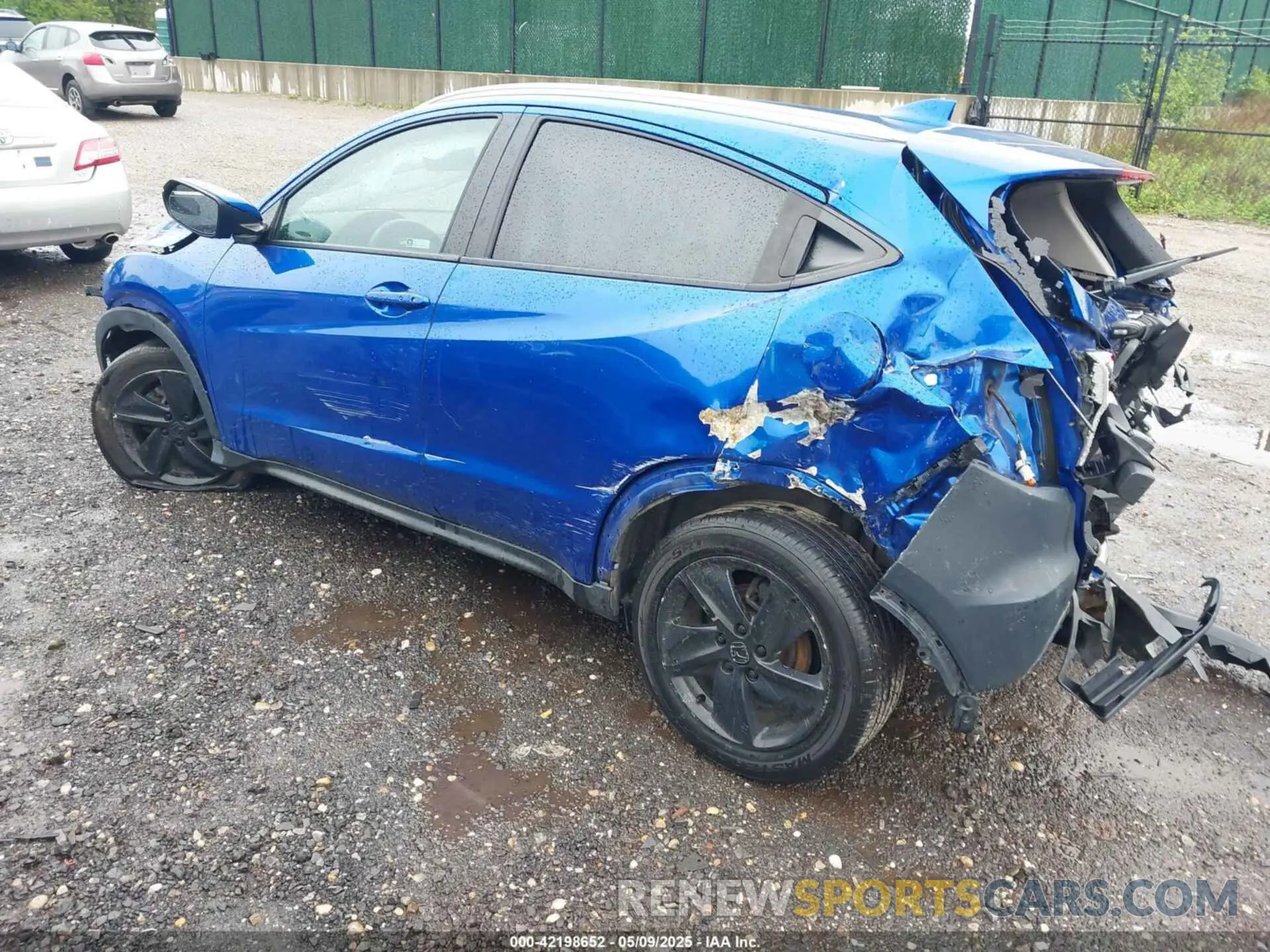 3 Фотография поврежденного автомобиля 3CZRU6H5XLM700666 HONDA HR-V 2020