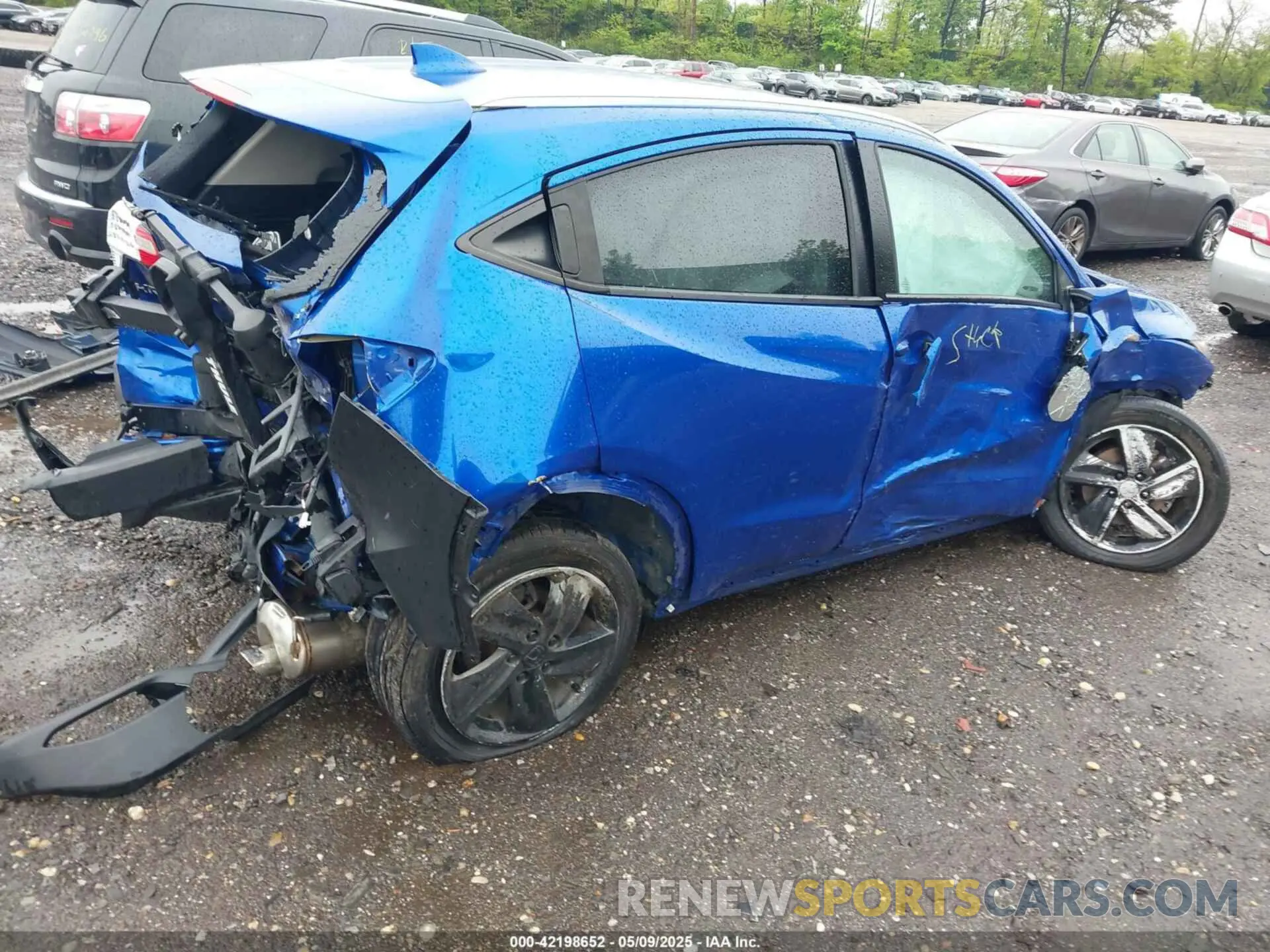 4 Фотография поврежденного автомобиля 3CZRU6H5XLM700666 HONDA HR-V 2020