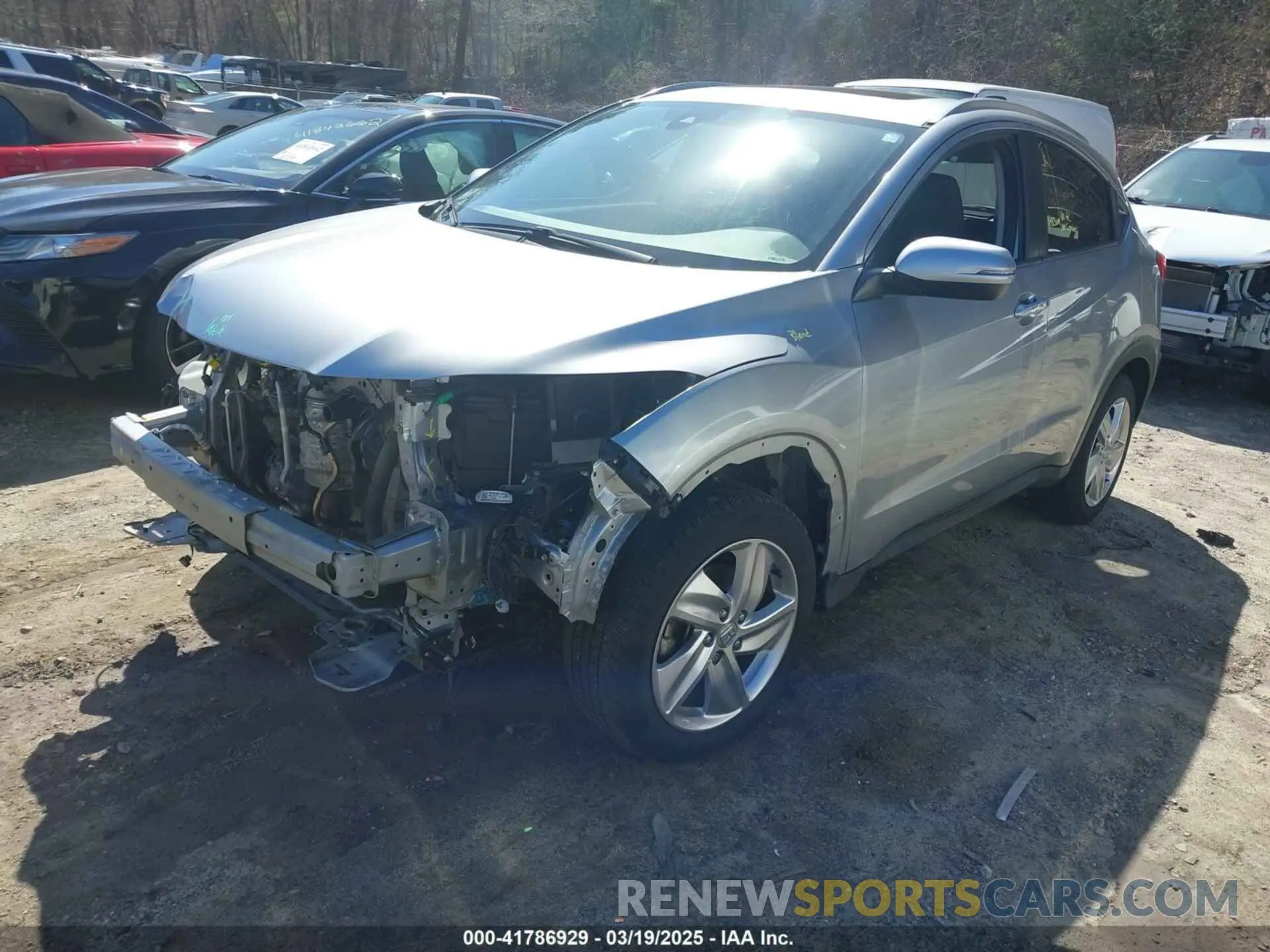 2 Photograph of a damaged car 3CZRU6H5XLM715538 HONDA HR-V 2020
