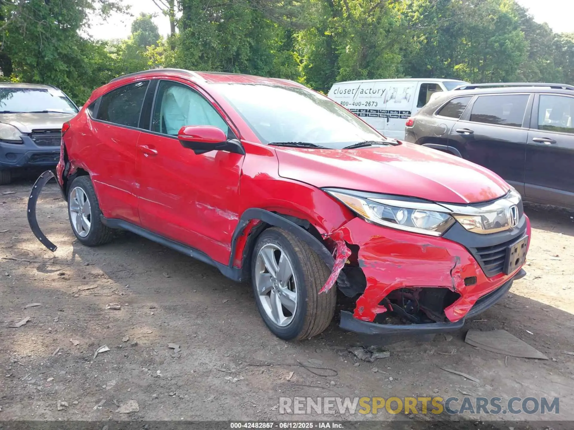 6 Photograph of a damaged car 3CZRU6H76LM729633 HONDA HR-V 2020