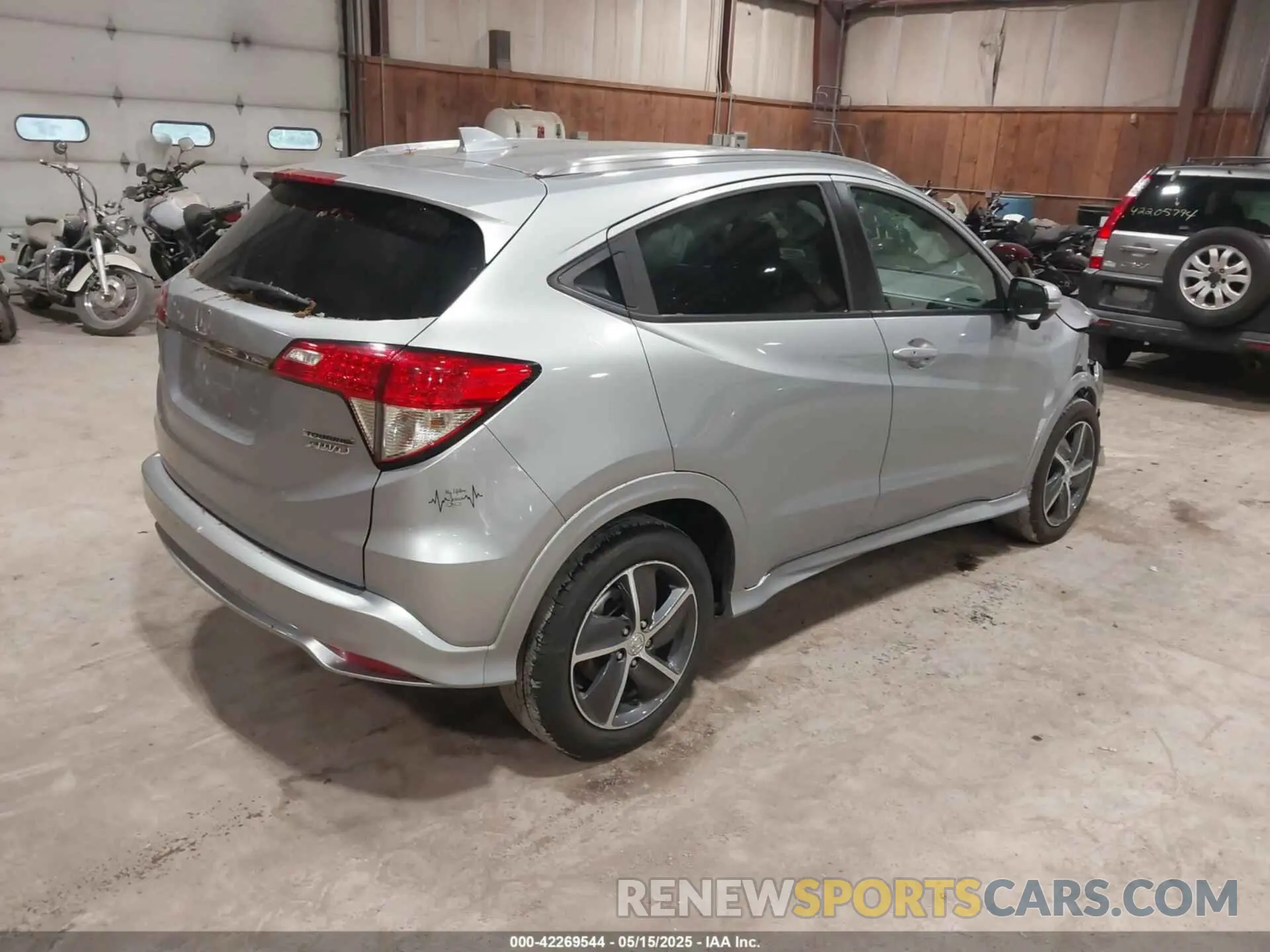 4 Photograph of a damaged car 3CZRU6H96LM708203 HONDA HR-V 2020