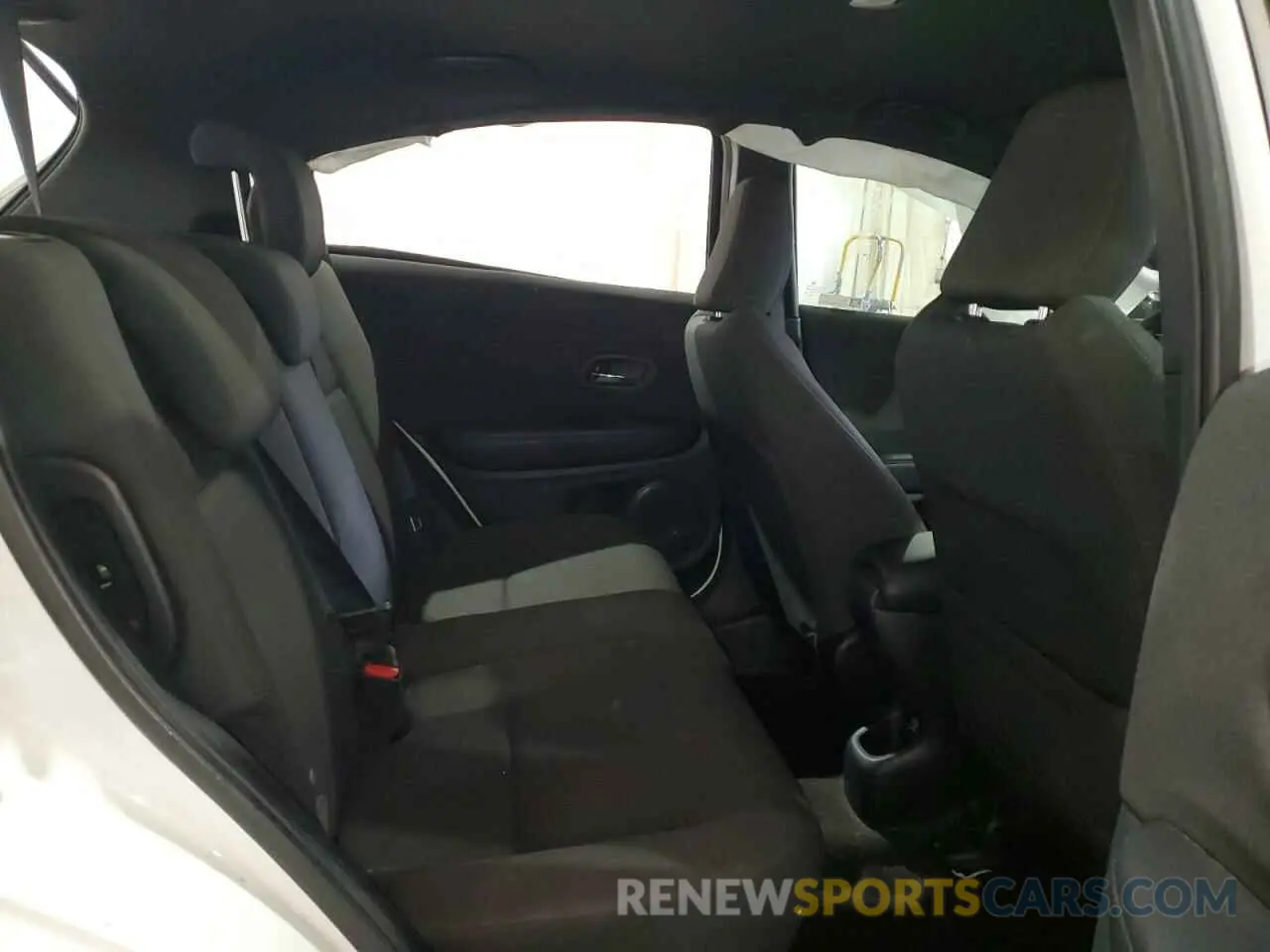 10 Photograph of a damaged car 3CZRU5H12MM706275 HONDA HR-V 2021