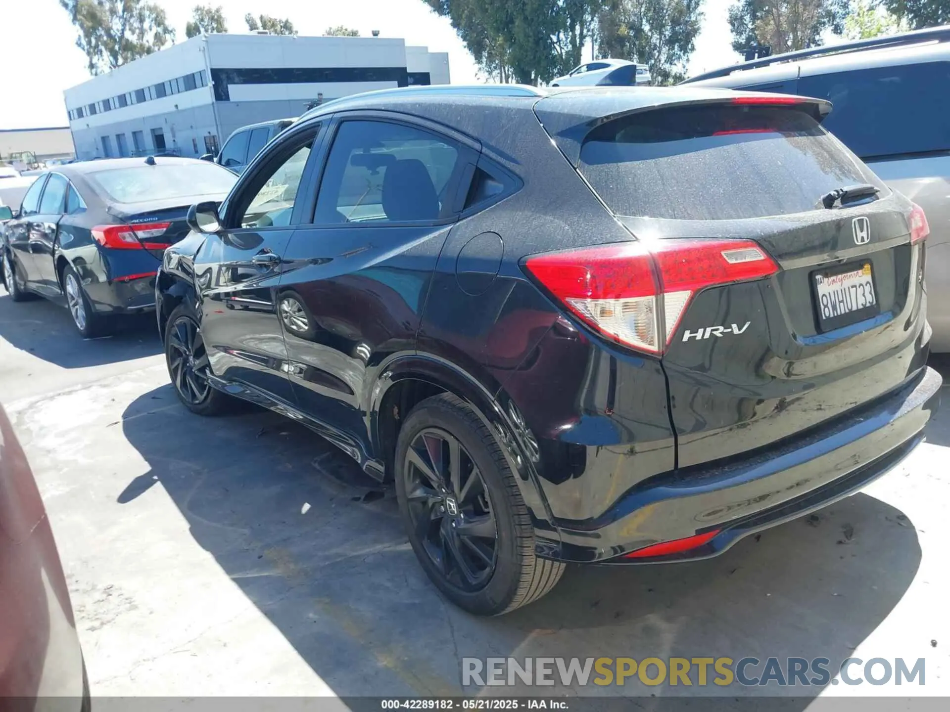 3 Photograph of a damaged car 3CZRU5H15MM725712 HONDA HR-V 2021