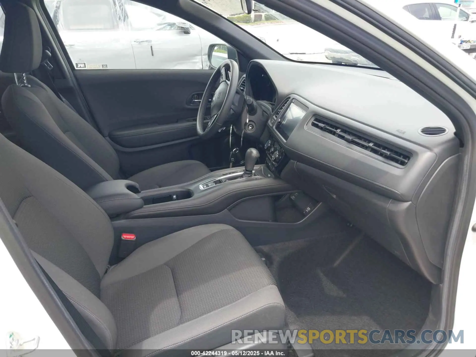 5 Photograph of a damaged car 3CZRU5H15MM725984 HONDA HR-V 2021