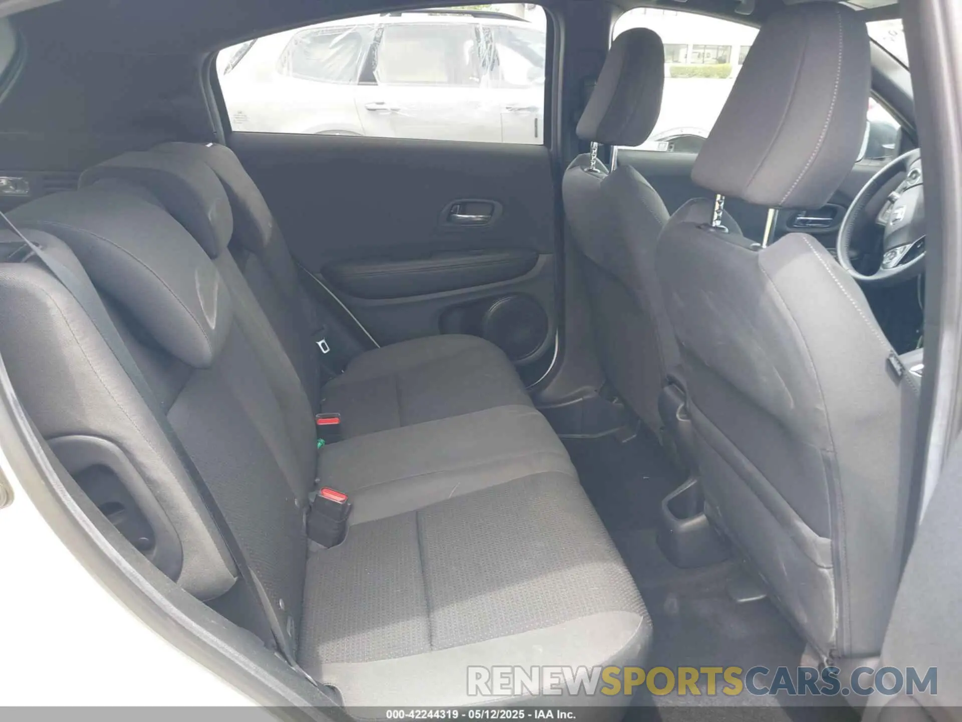 8 Photograph of a damaged car 3CZRU5H15MM725984 HONDA HR-V 2021