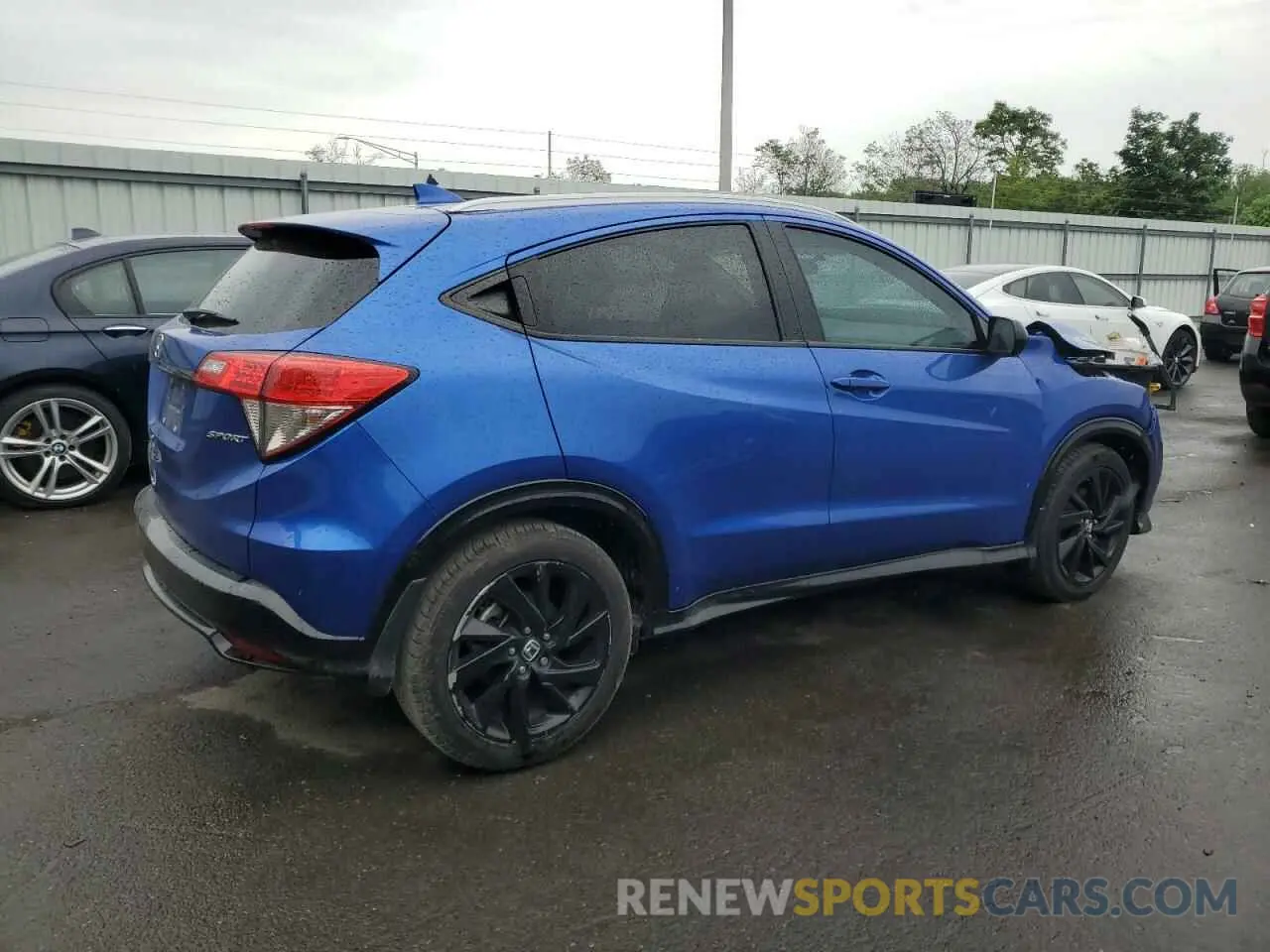 3 Photograph of a damaged car 3CZRU5H15MM729811 HONDA HR-V 2021