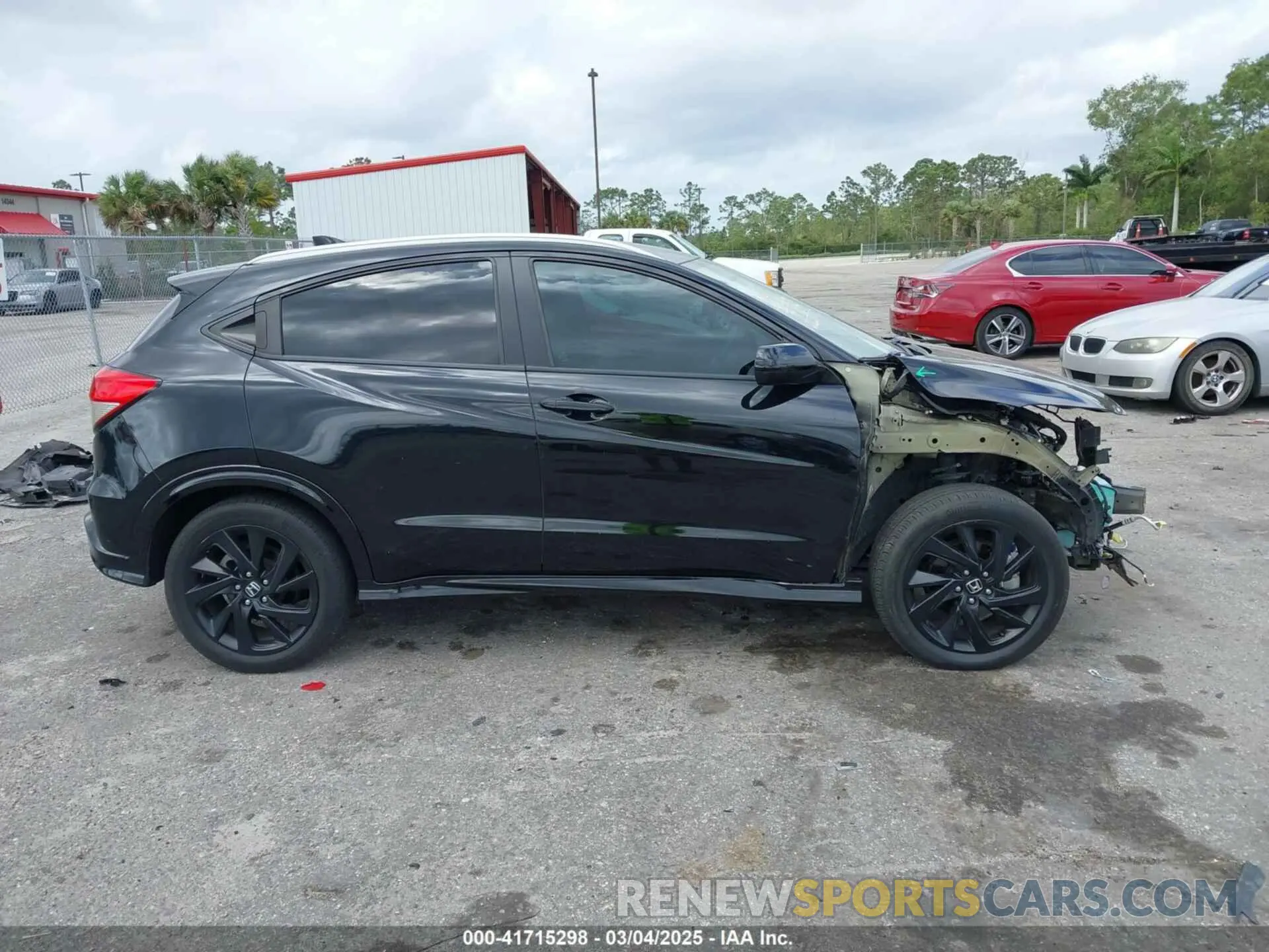 14 Photograph of a damaged car 3CZRU5H16MM727310 HONDA HR-V 2021