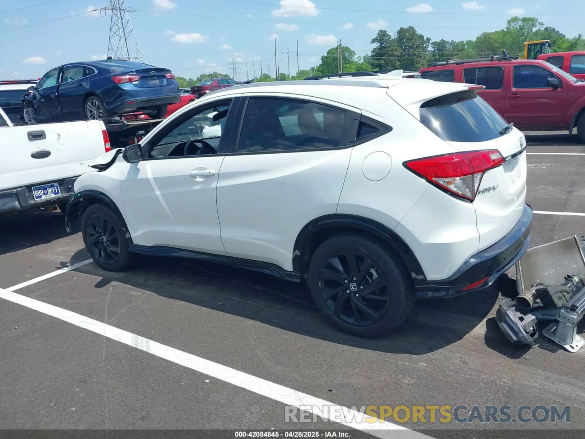 14 Photograph of a damaged car 3CZRU5H17MM707809 HONDA HR-V 2021