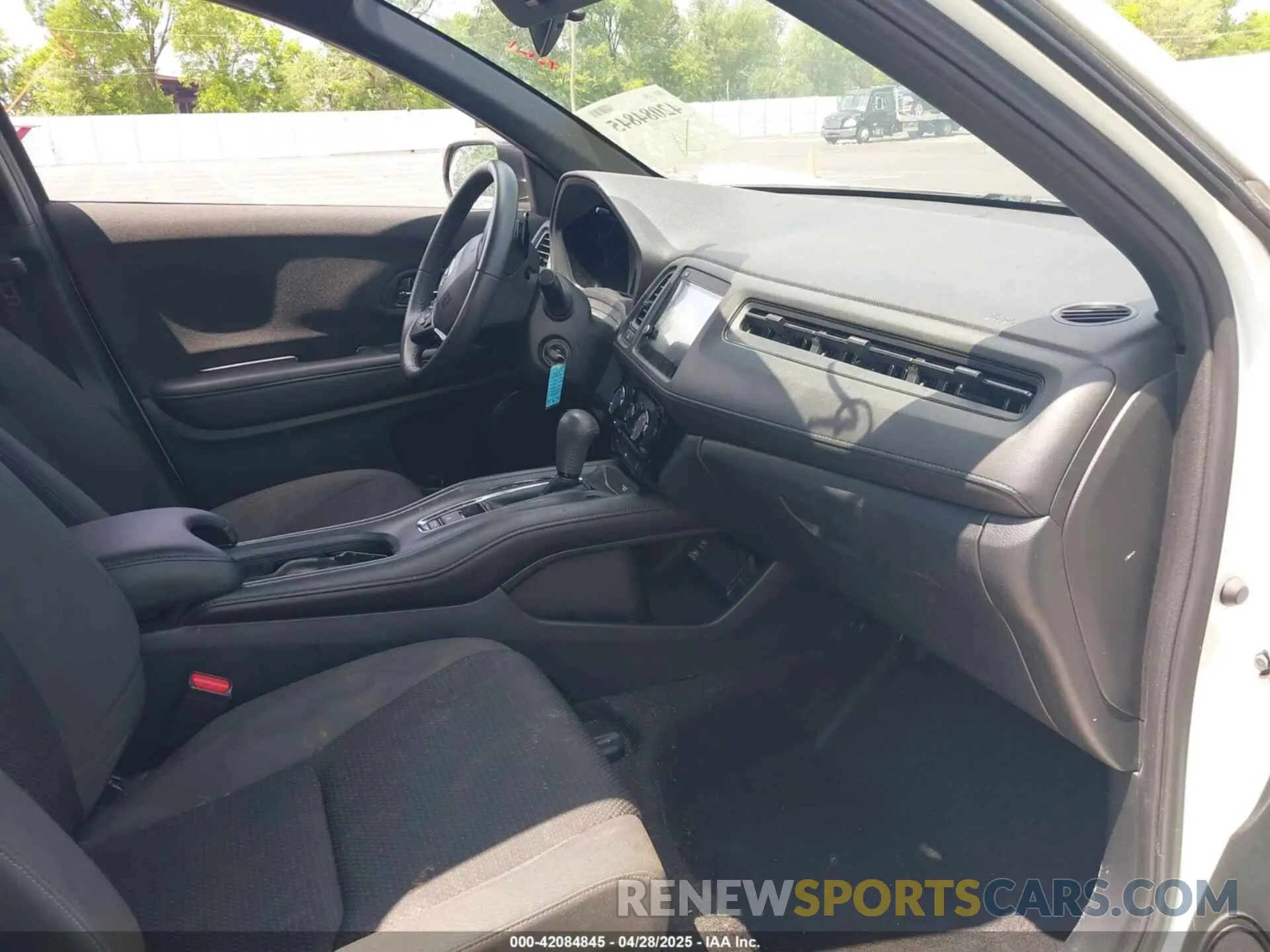 5 Photograph of a damaged car 3CZRU5H17MM707809 HONDA HR-V 2021