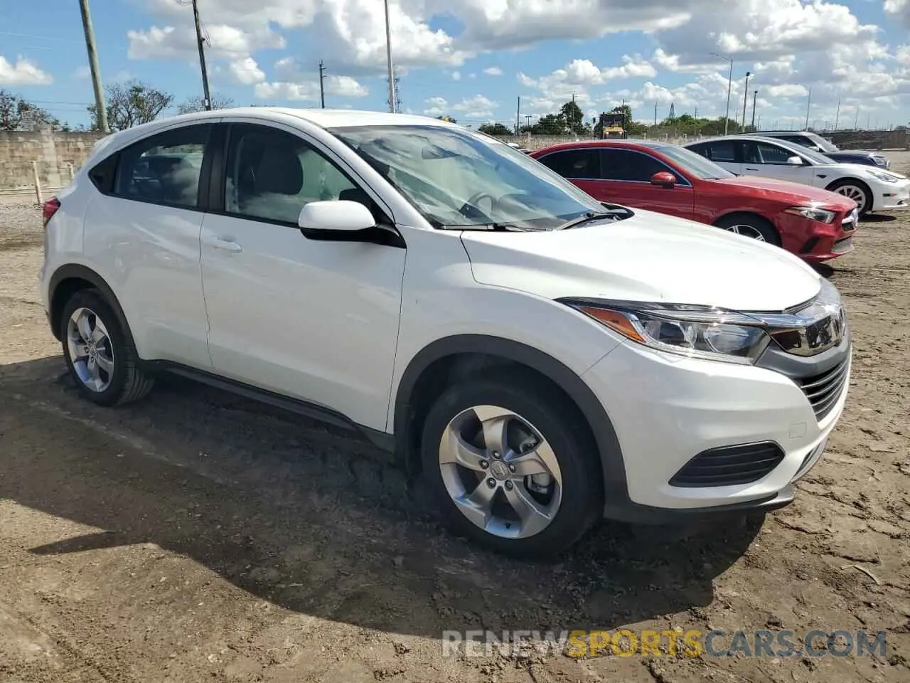 4 Photograph of a damaged car 3CZRU5H30MM726199 HONDA HR-V 2021
