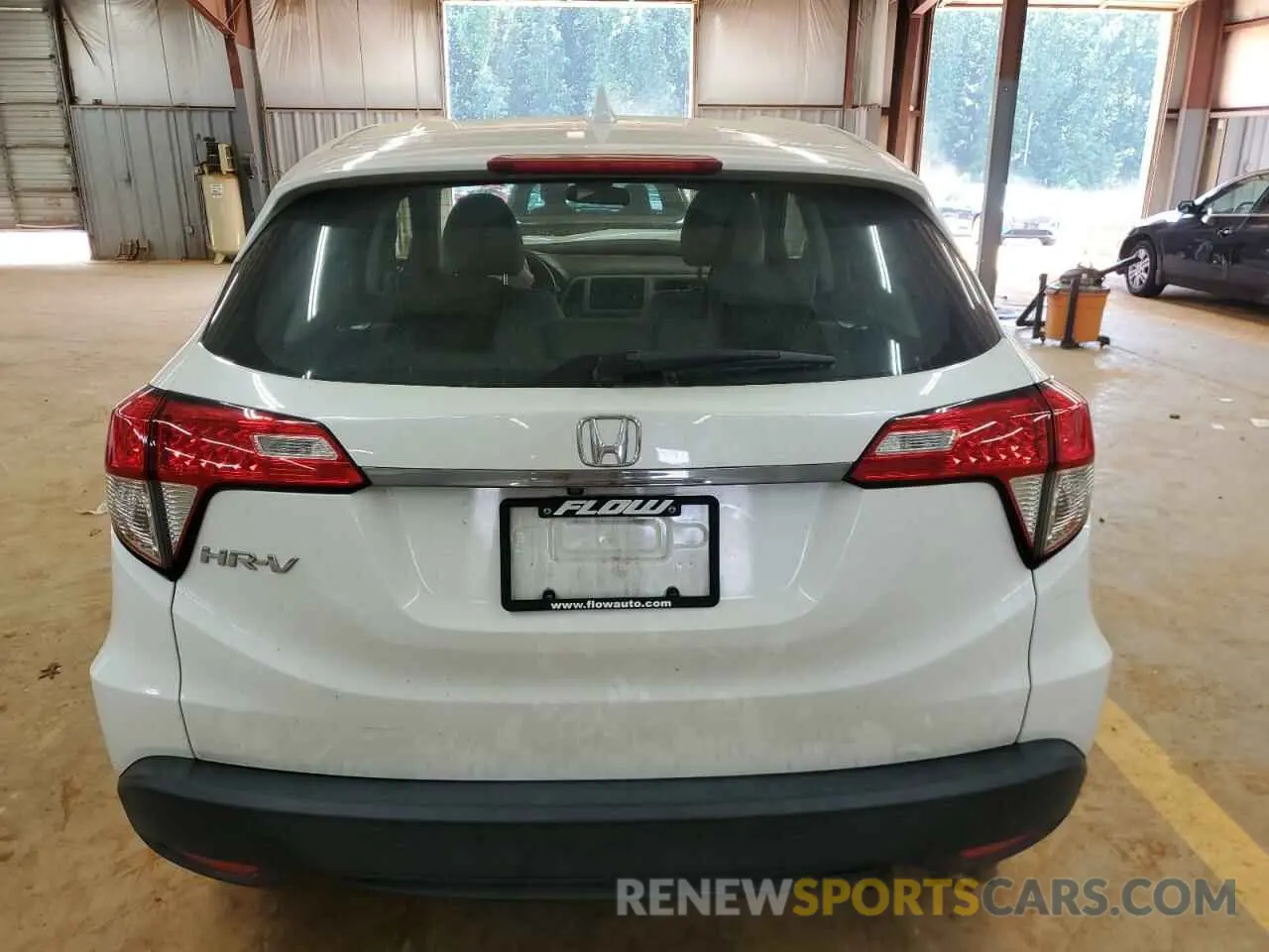 6 Photograph of a damaged car 3CZRU5H37MM717984 HONDA HR-V 2021