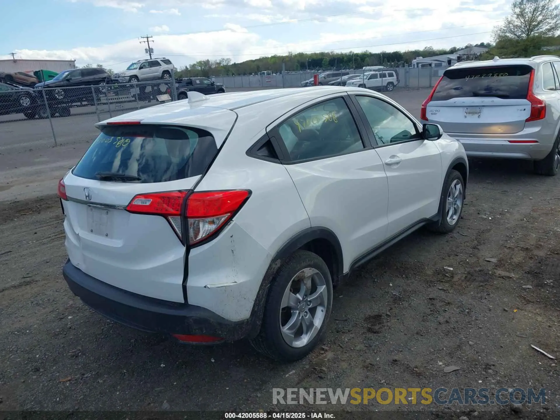 4 Photograph of a damaged car 3CZRU5H37MM718648 HONDA HR-V 2021