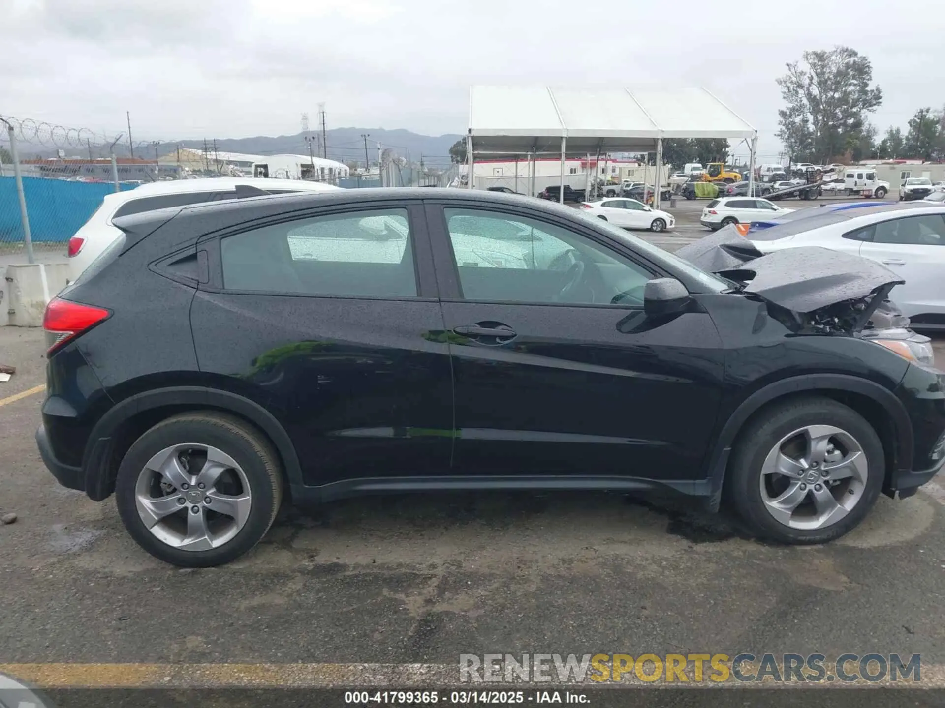 14 Photograph of a damaged car 3CZRU5H38MM728685 HONDA HR-V 2021