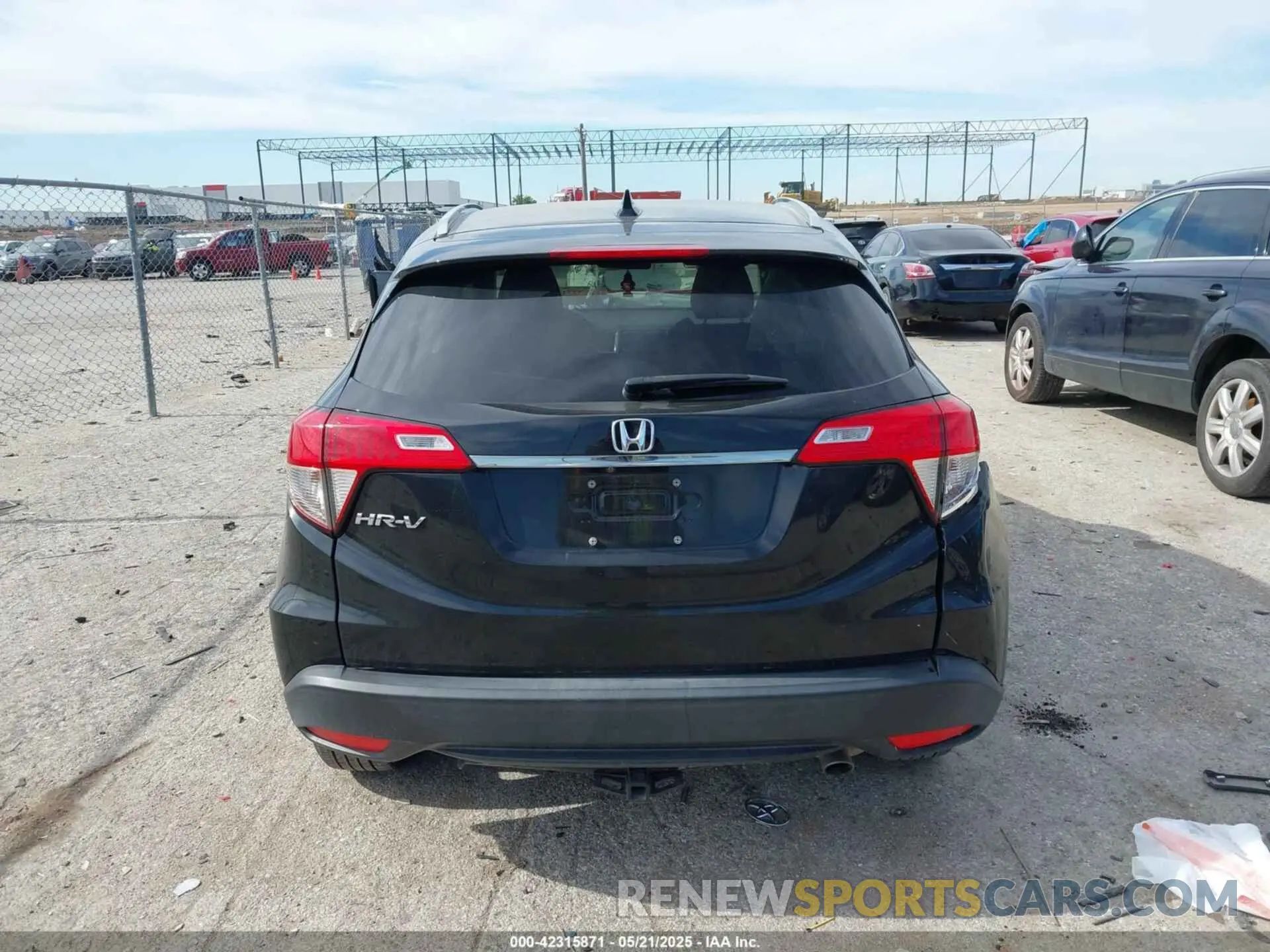 16 Photograph of a damaged car 3CZRU5H50MM708285 HONDA HR-V 2021