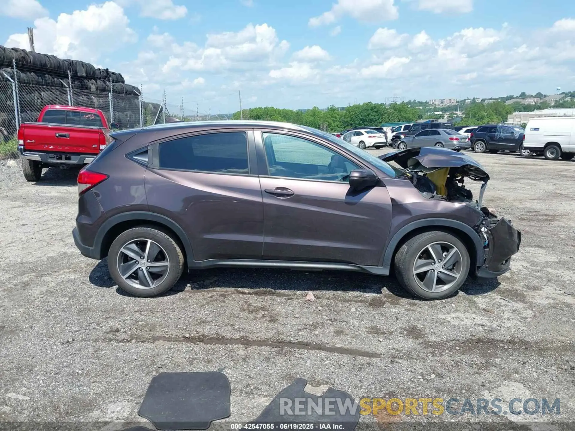 14 Photograph of a damaged car 3CZRU5H51MM711843 HONDA HR-V 2021