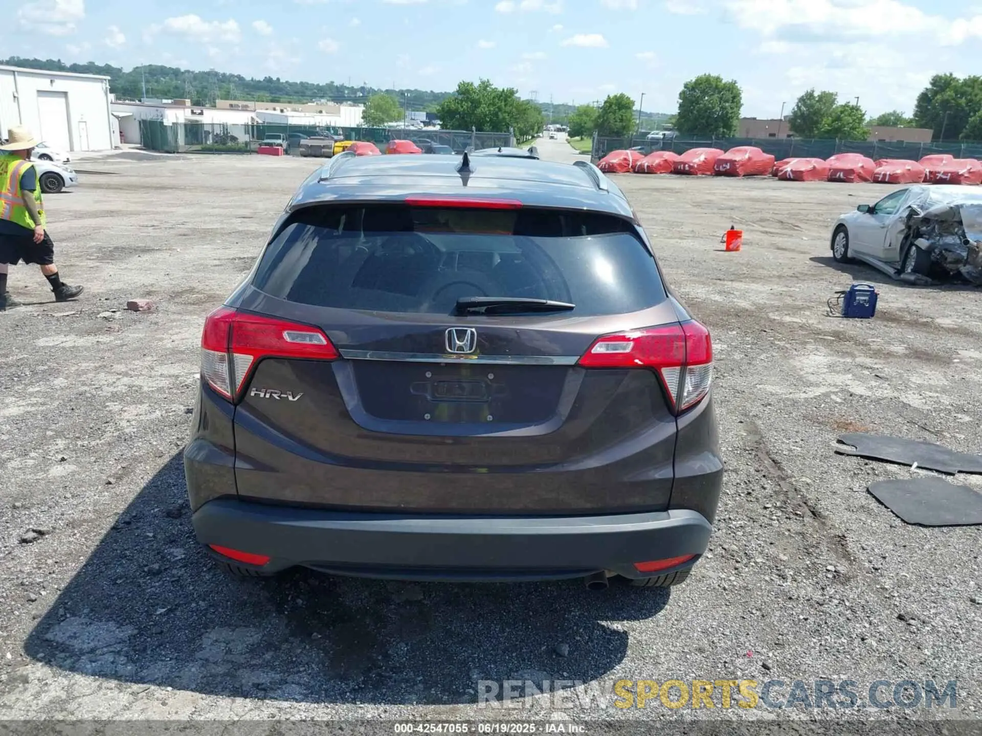 17 Photograph of a damaged car 3CZRU5H51MM711843 HONDA HR-V 2021