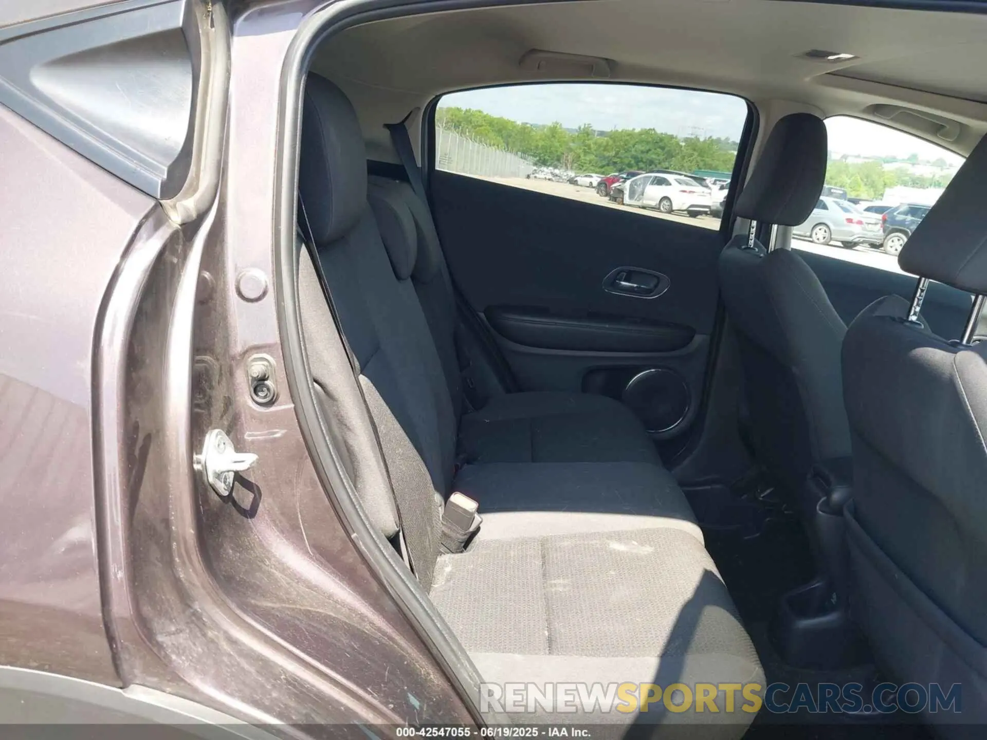 8 Photograph of a damaged car 3CZRU5H51MM711843 HONDA HR-V 2021