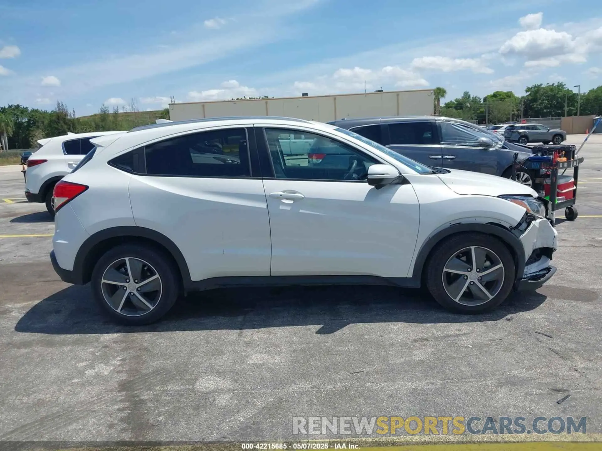13 Photograph of a damaged car 3CZRU5H51MM729761 HONDA HR-V 2021