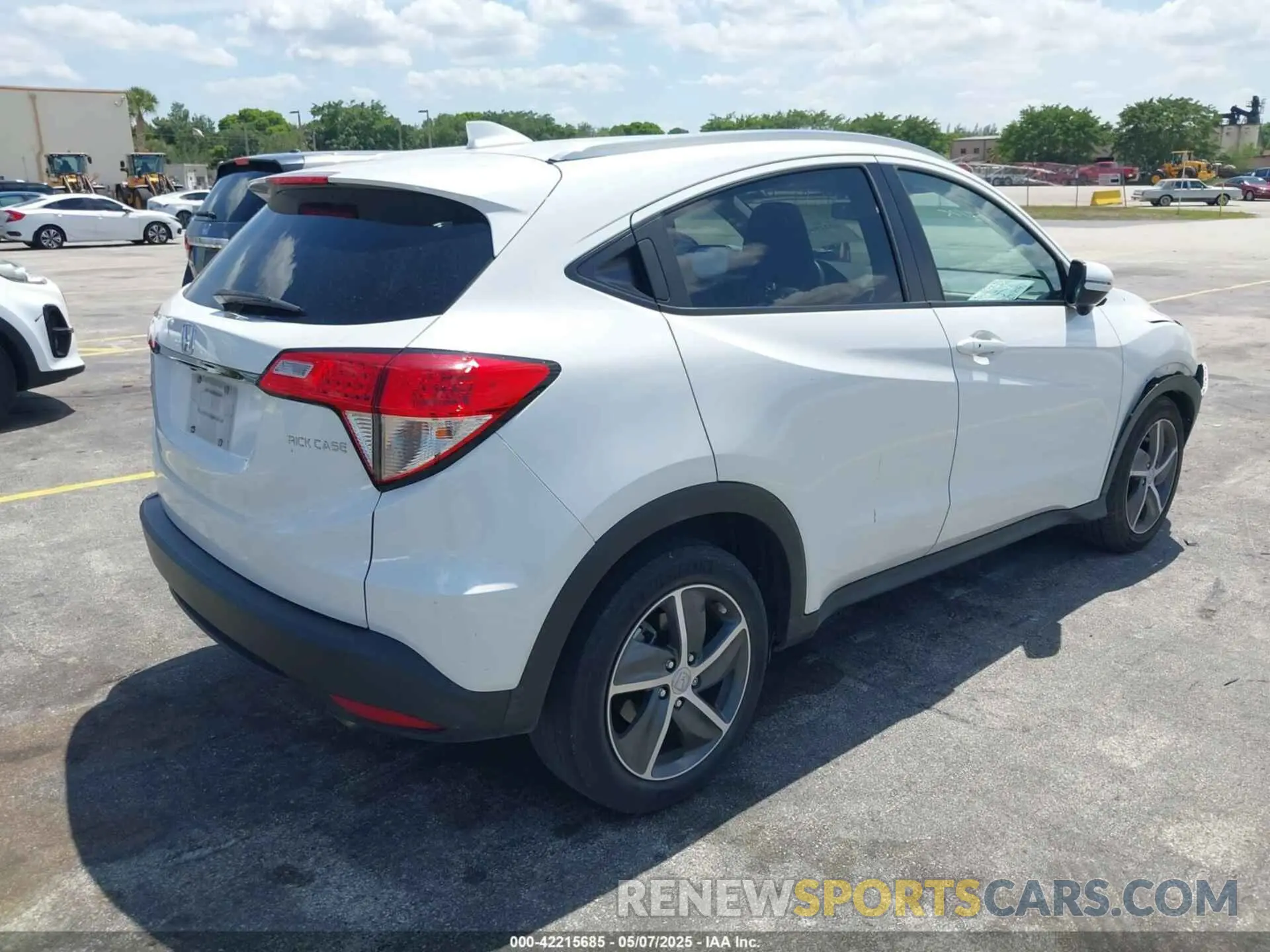 4 Photograph of a damaged car 3CZRU5H51MM729761 HONDA HR-V 2021
