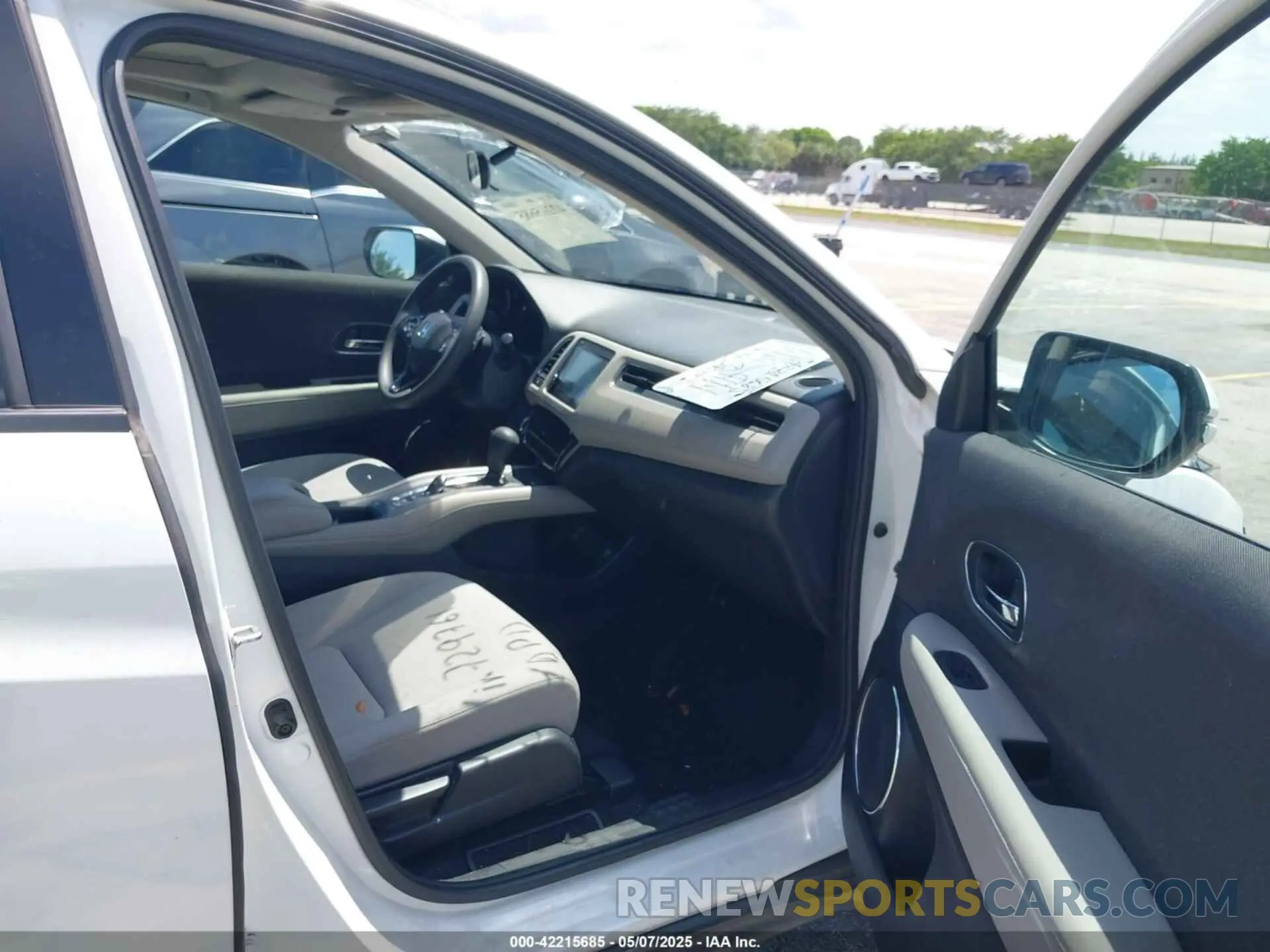 5 Photograph of a damaged car 3CZRU5H51MM729761 HONDA HR-V 2021