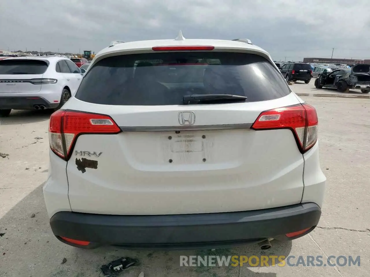 6 Photograph of a damaged car 3CZRU5H56MM702880 HONDA HR-V 2021