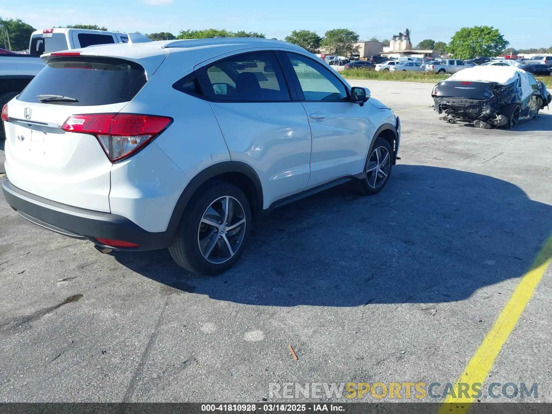 4 Photograph of a damaged car 3CZRU5H57MM705013 HONDA HR-V 2021