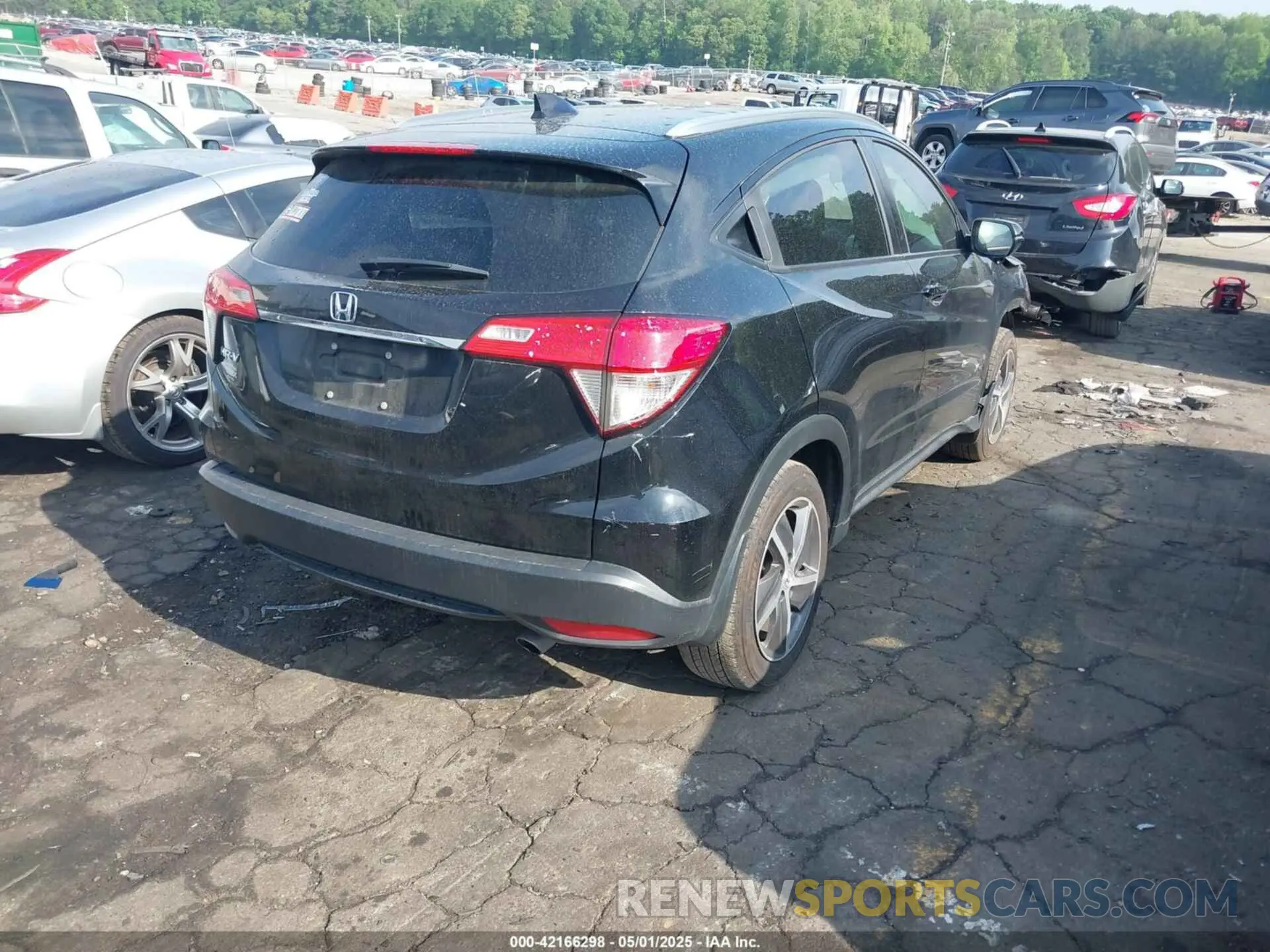 4 Photograph of a damaged car 3CZRU5H58MM703044 HONDA HR-V 2021