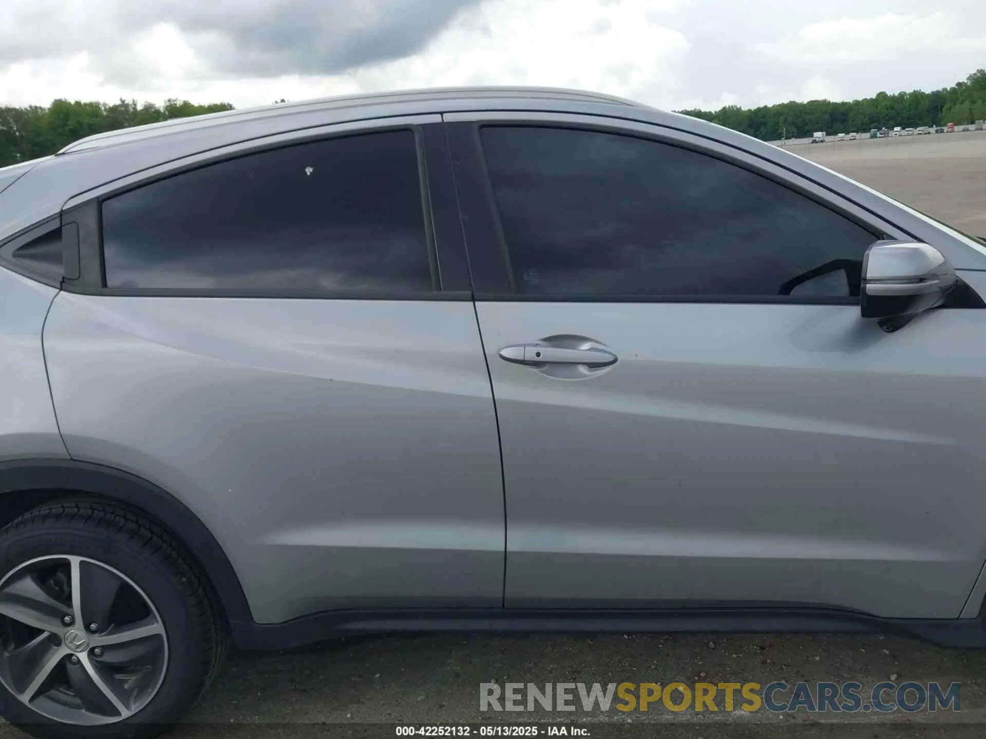 14 Фотография поврежденного автомобиля 3CZRU5H58MM733614 HONDA HR-V 2021