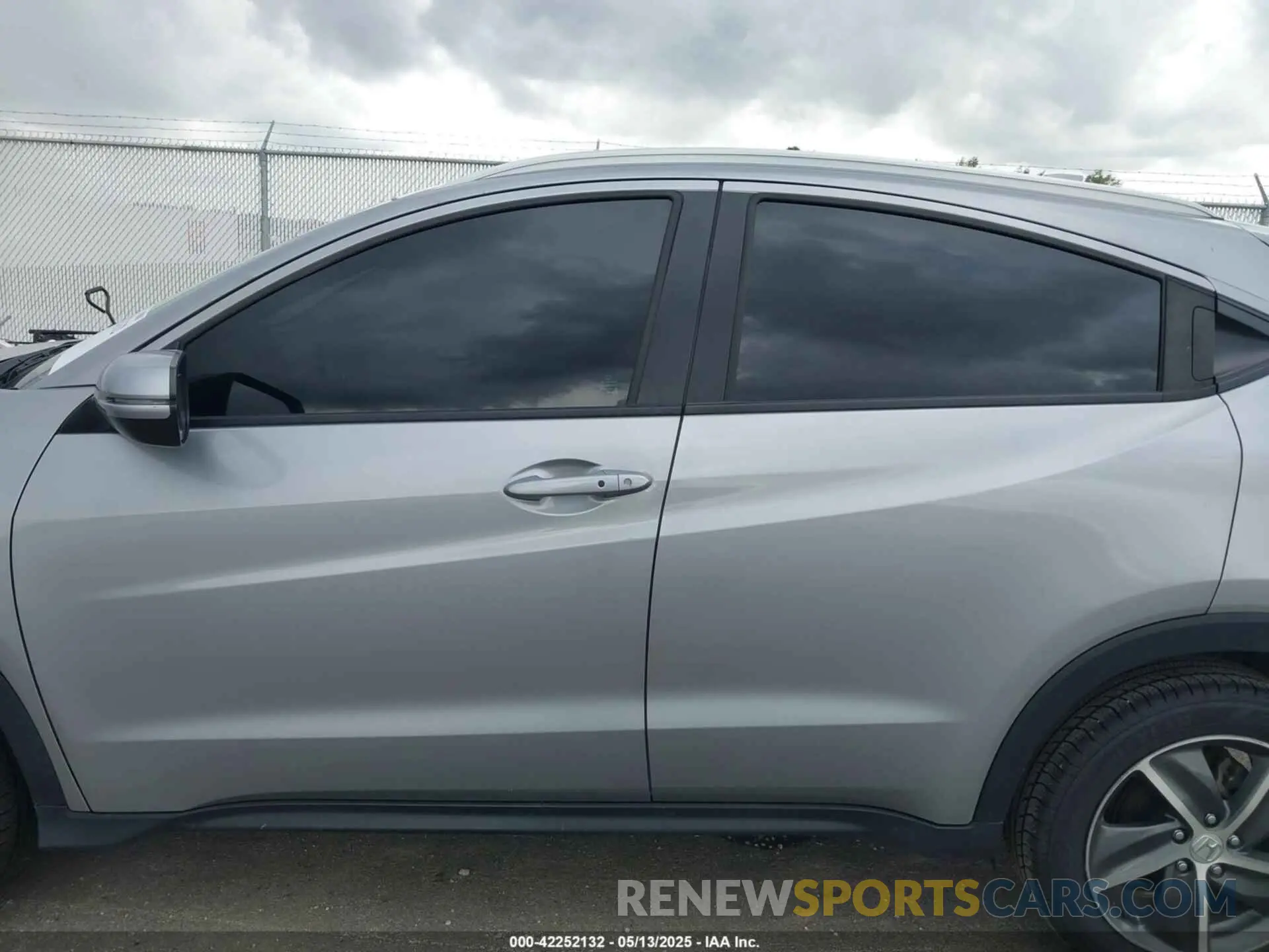 15 Фотография поврежденного автомобиля 3CZRU5H58MM733614 HONDA HR-V 2021