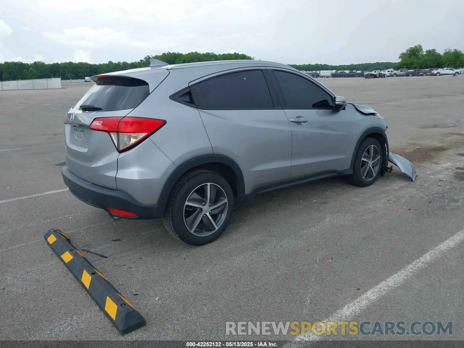 4 Фотография поврежденного автомобиля 3CZRU5H58MM733614 HONDA HR-V 2021