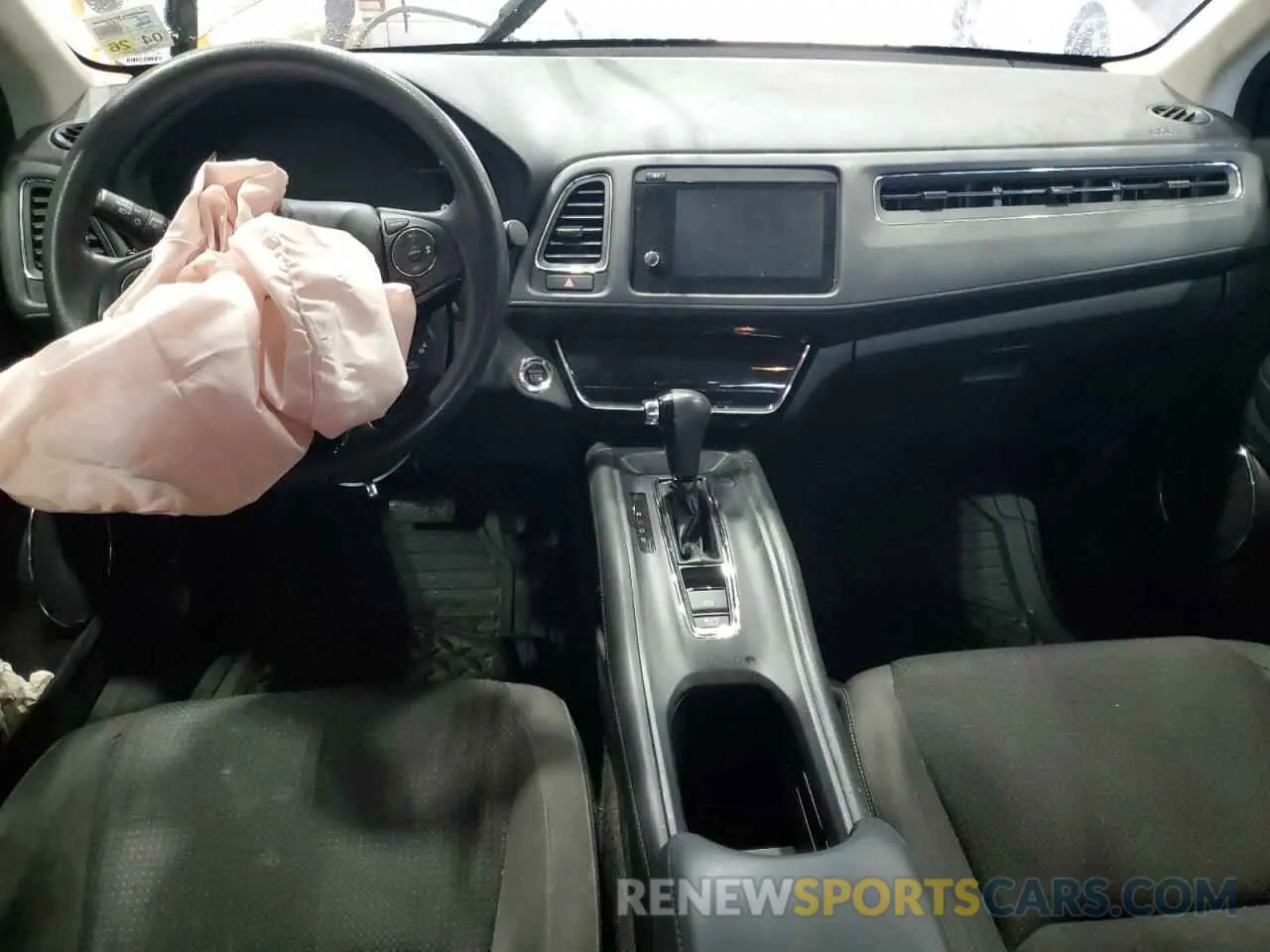 8 Photograph of a damaged car 3CZRU5H59MM717101 HONDA HR-V 2021