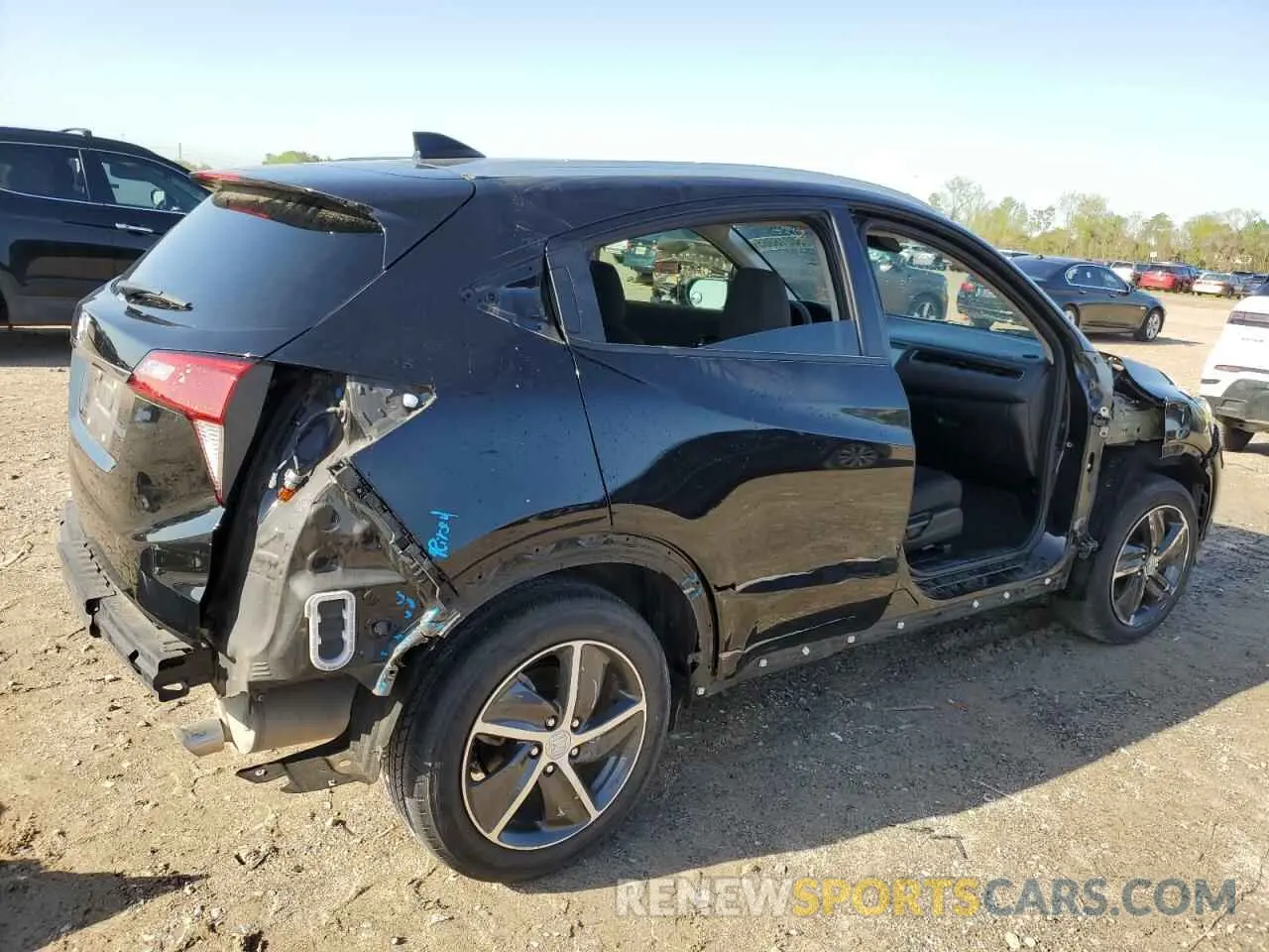 3 Photograph of a damaged car 3CZRU5H5XMM703031 HONDA HR-V 2021