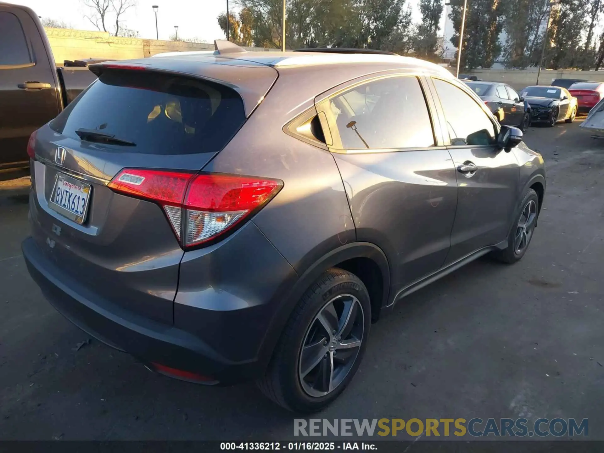4 Фотография поврежденного автомобиля 3CZRU5H75MM704623 HONDA HR-V 2021