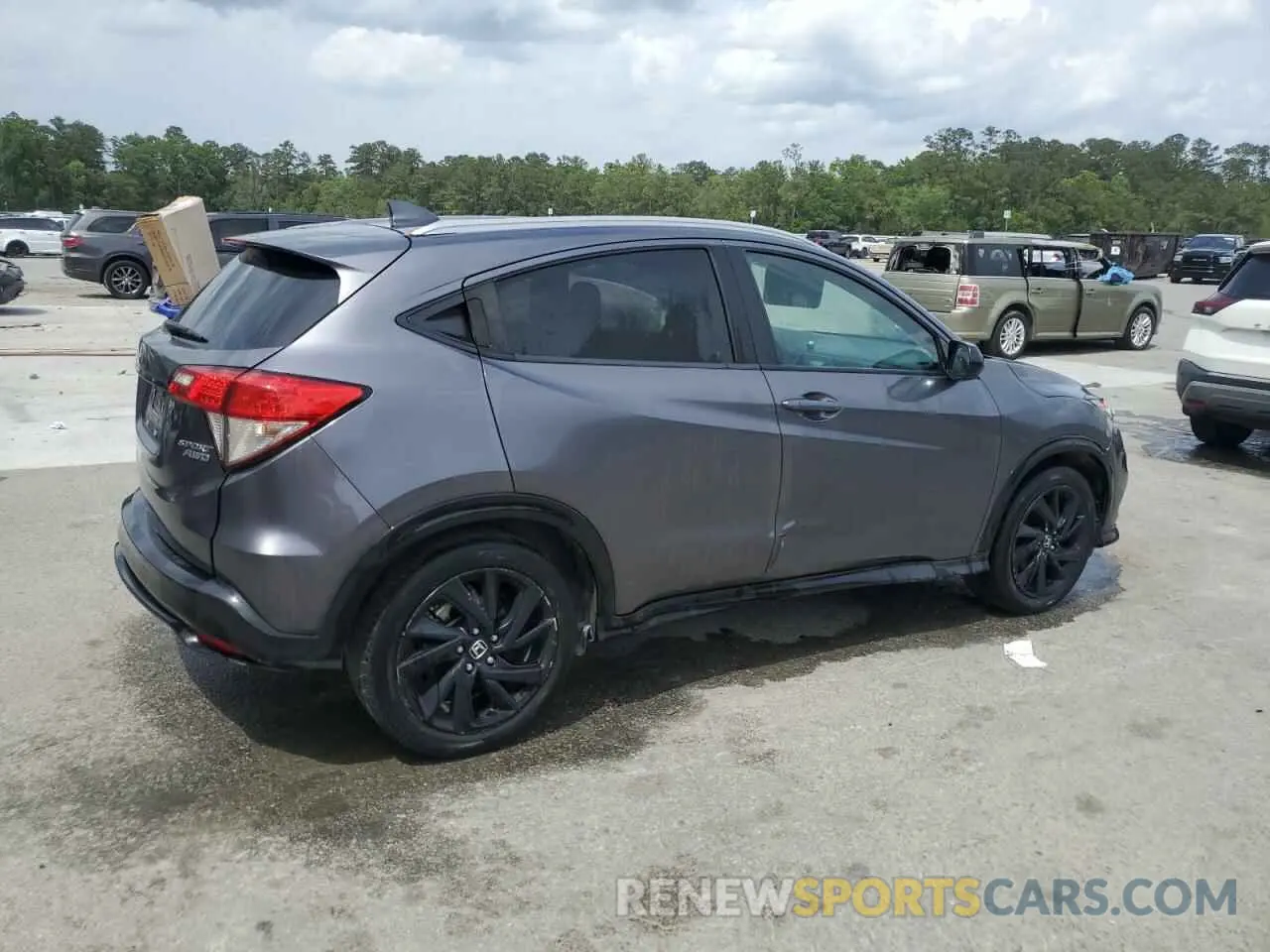 3 Photograph of a damaged car 3CZRU6H10MM733500 HONDA HR-V 2021