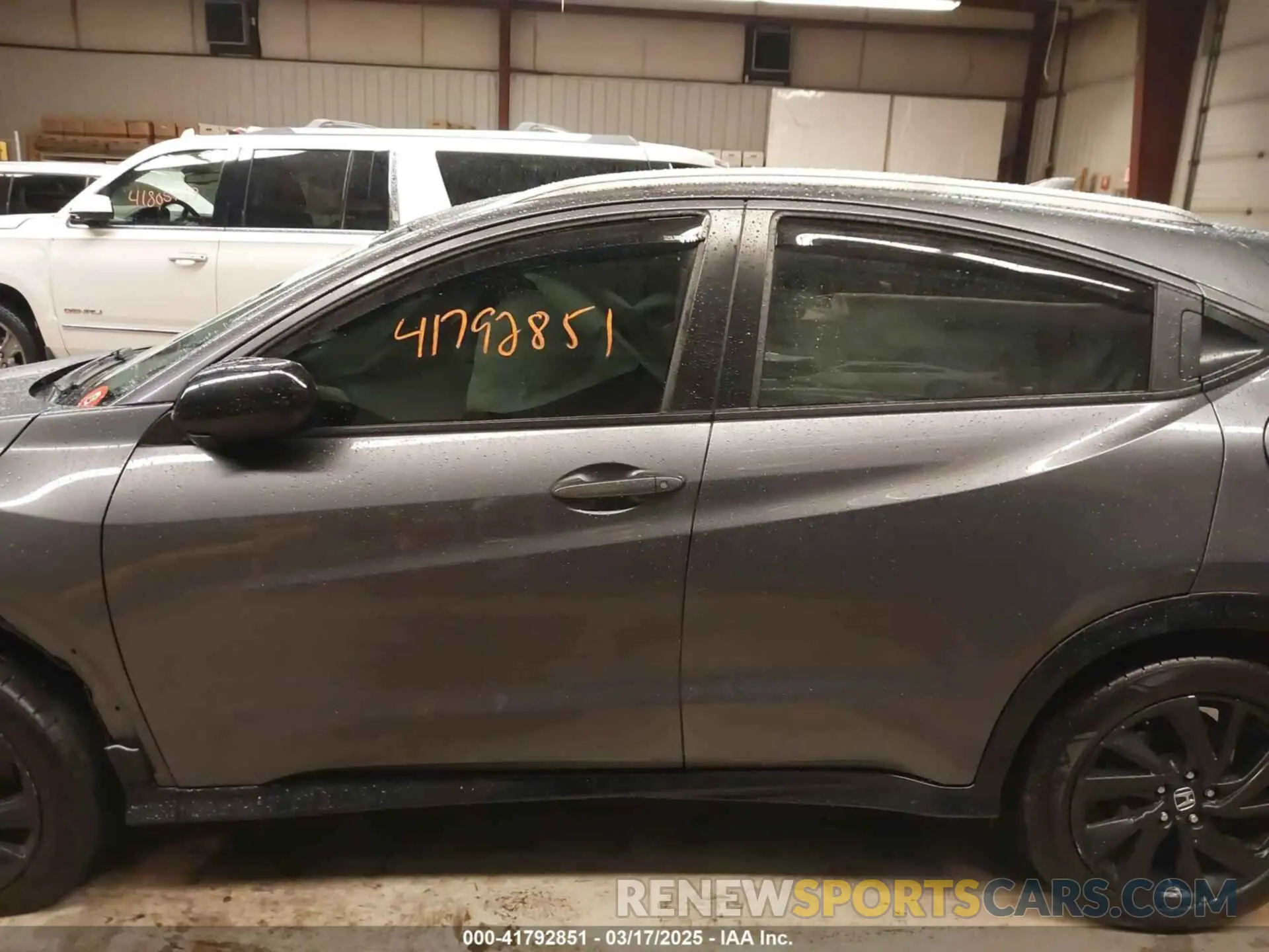 14 Photograph of a damaged car 3CZRU6H11MM744358 HONDA HR-V 2021