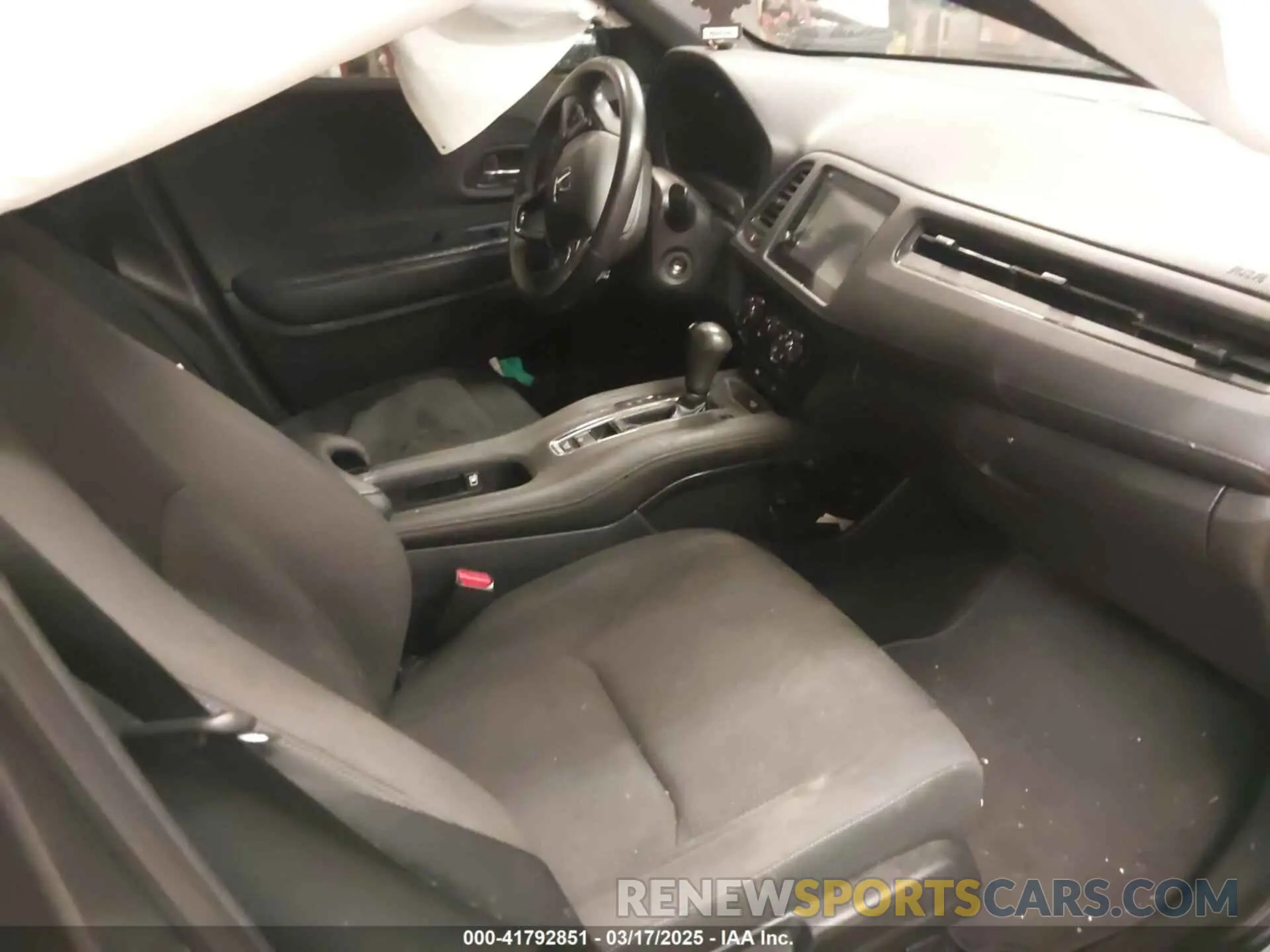 5 Photograph of a damaged car 3CZRU6H11MM744358 HONDA HR-V 2021