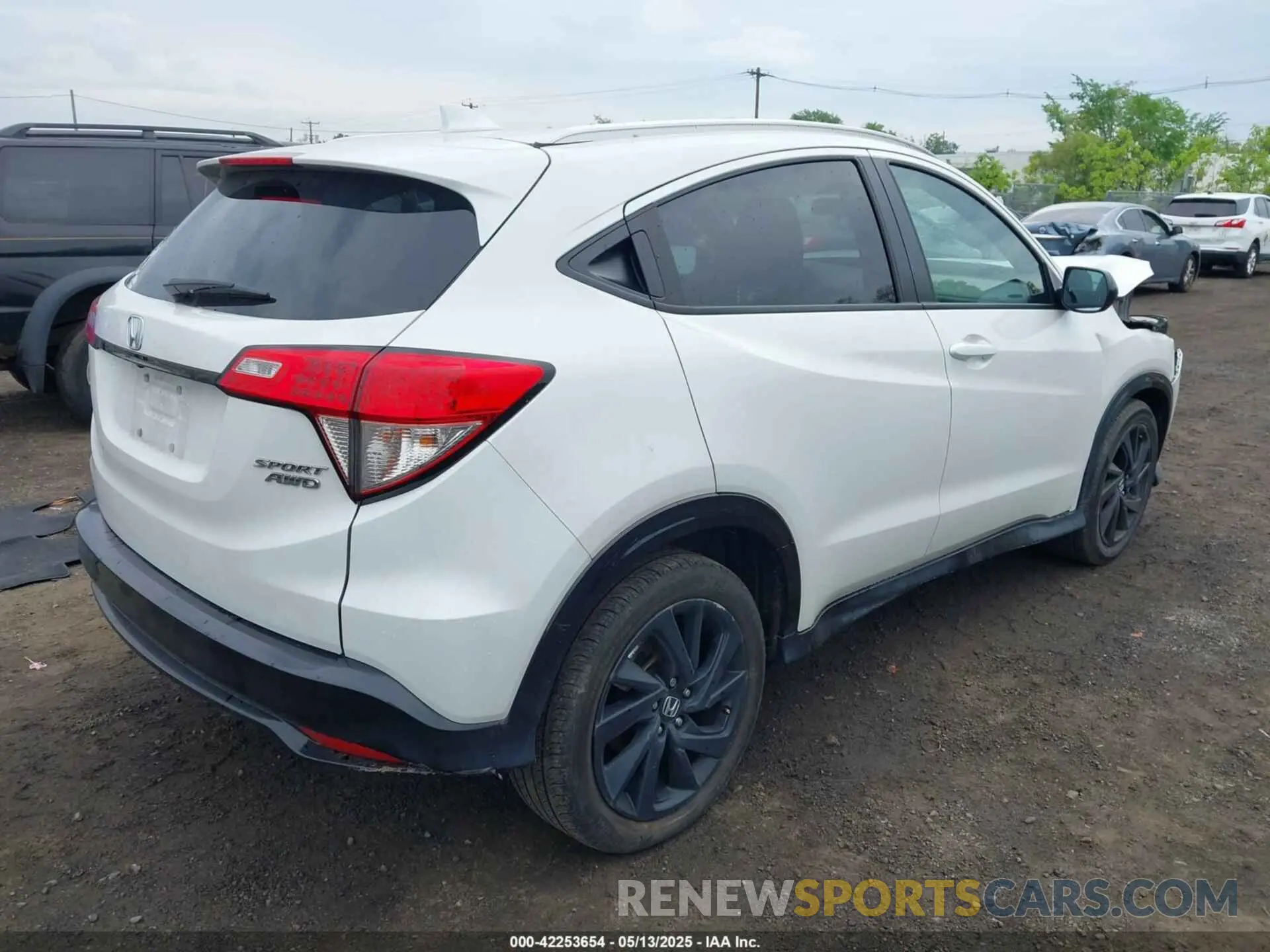 4 Фотография поврежденного автомобиля 3CZRU6H12MM721137 HONDA HR-V 2021