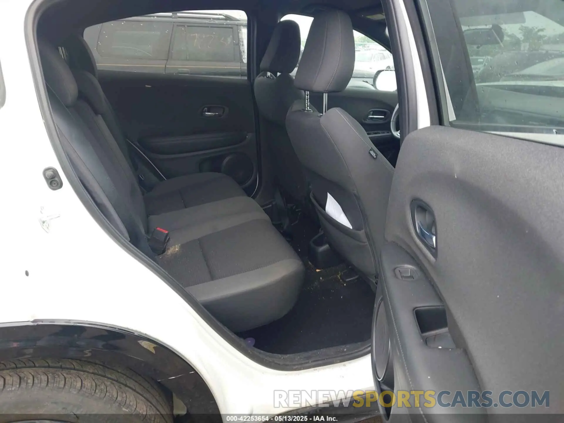 8 Фотография поврежденного автомобиля 3CZRU6H12MM721137 HONDA HR-V 2021