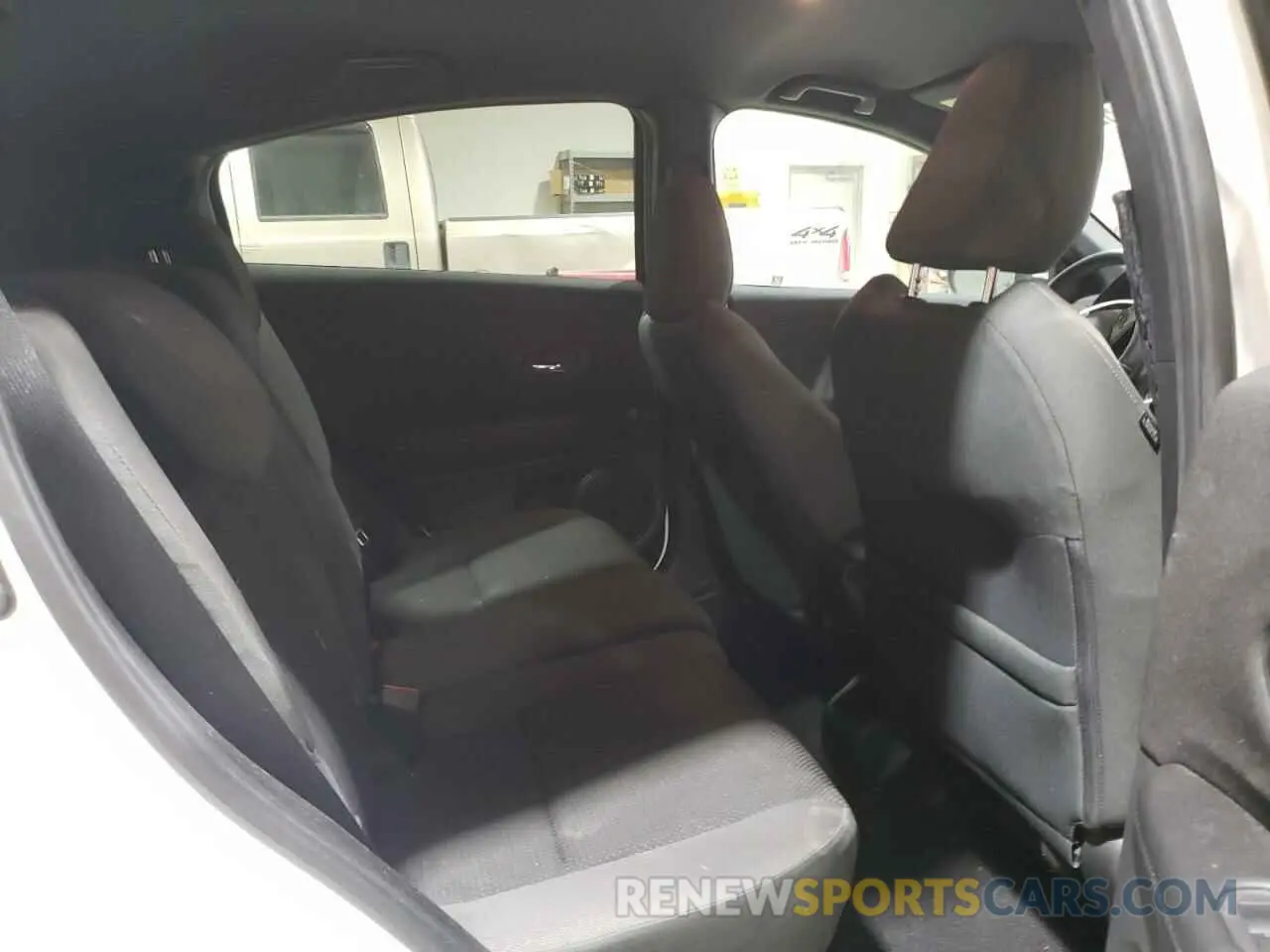 11 Photograph of a damaged car 3CZRU6H13MM723852 HONDA HR-V 2021